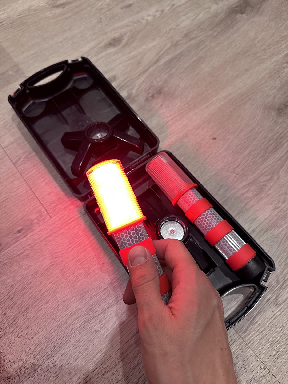 Twinkle Star LED Safety Strobe Road Warning Light, Set of 4 | Emergency Roadside Flares Kit, Highway Beacon Alert Flare, Magnetic Base, Detachable Stand, Solid Storage Case customer photo 1
