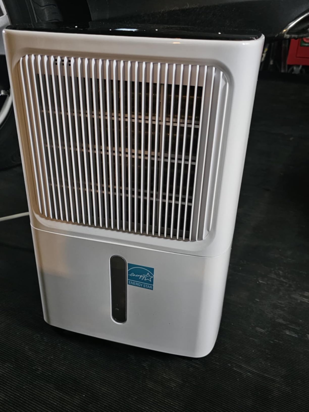 VEAGASO 34 Pint/D, 2500 Sq.Ft Dehumidifier for Basement with Drain Hose customer photo 1