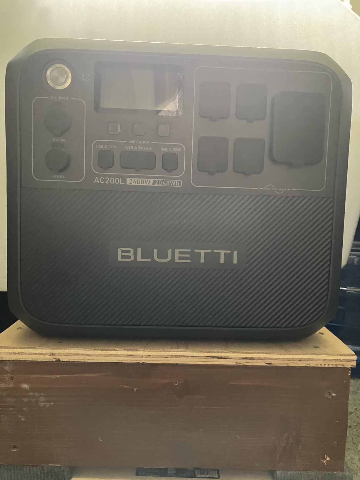 BLUETTI AC200L Portable Power Station 2048Wh 2400W LiFePO4 Battery customer photo 1