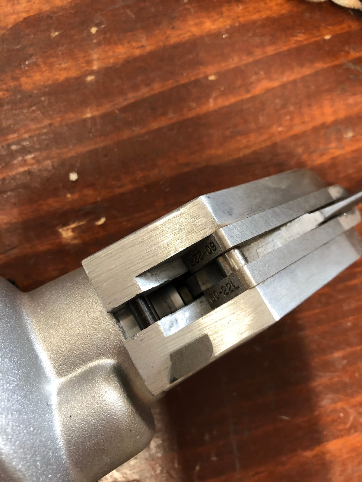 DEWALT Metal Shear, Swivel Head, 18GA (DW890) , Yellow customer photo 1