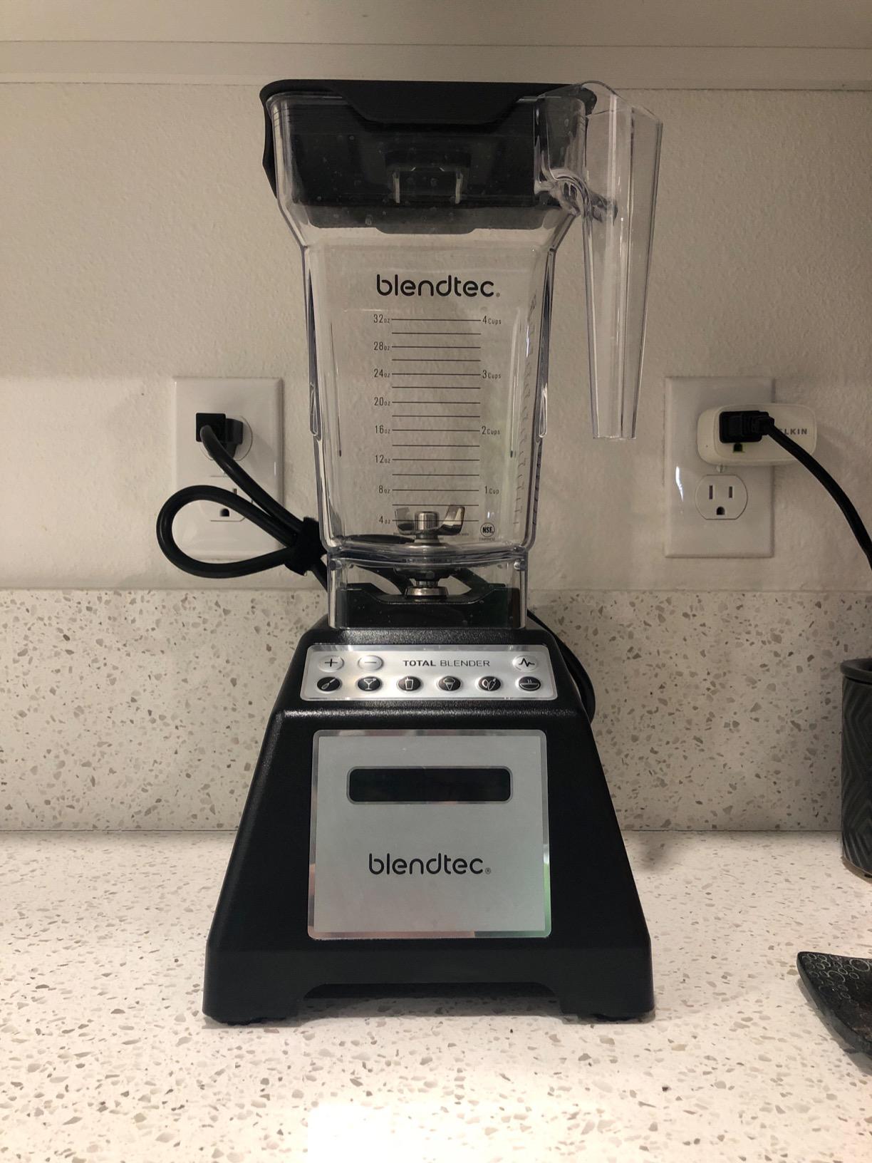 Blendtec Total Blender Classic (Black) & 75oz* FourSide Jar customer photo 2