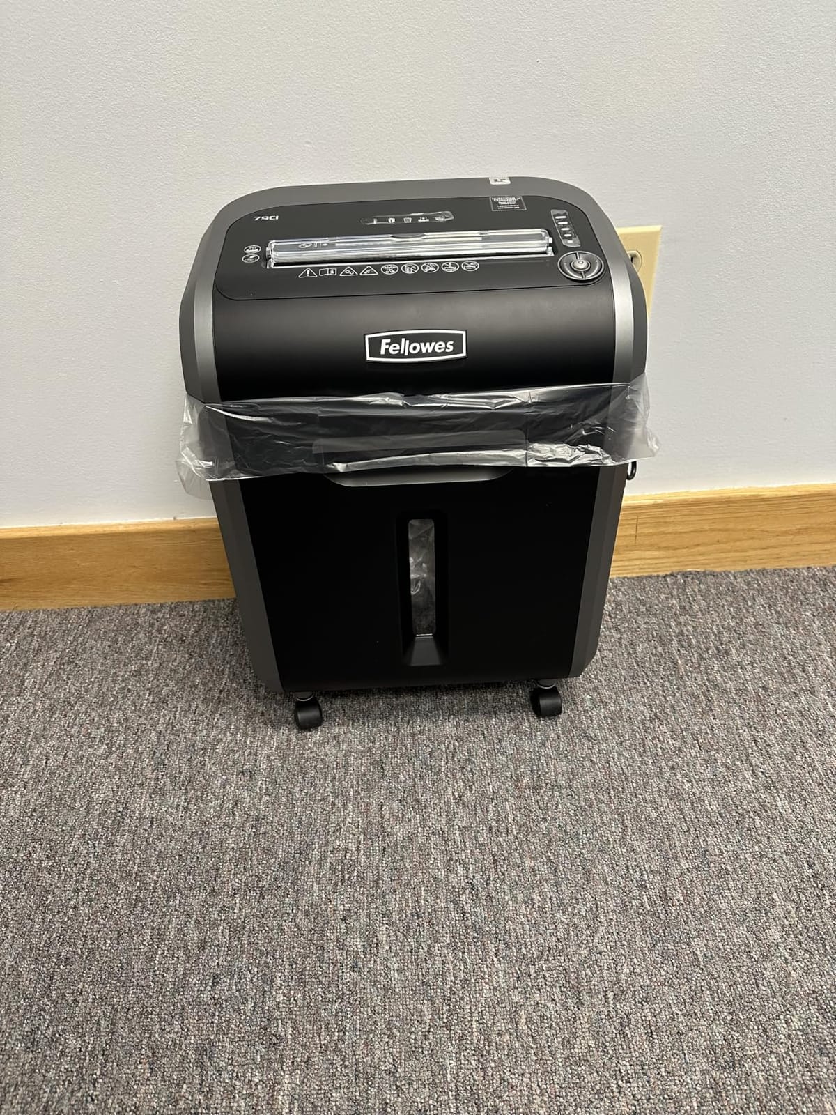 Fellowes Powershred 79Ci 16-Sheet 100% Jam-Proof Heavy Duty Crosscut Paper Shredder Machine for Office and Home, Black/Dark Silver 3227919 customer photo 1