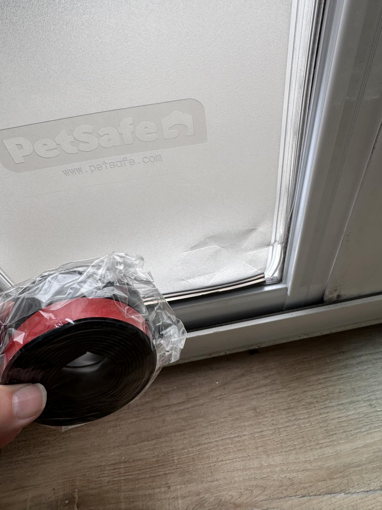 PetSafe Sliding Glass Pet Door, 1 Piece, Large Dogs to 100 lbs, White customer photo 2