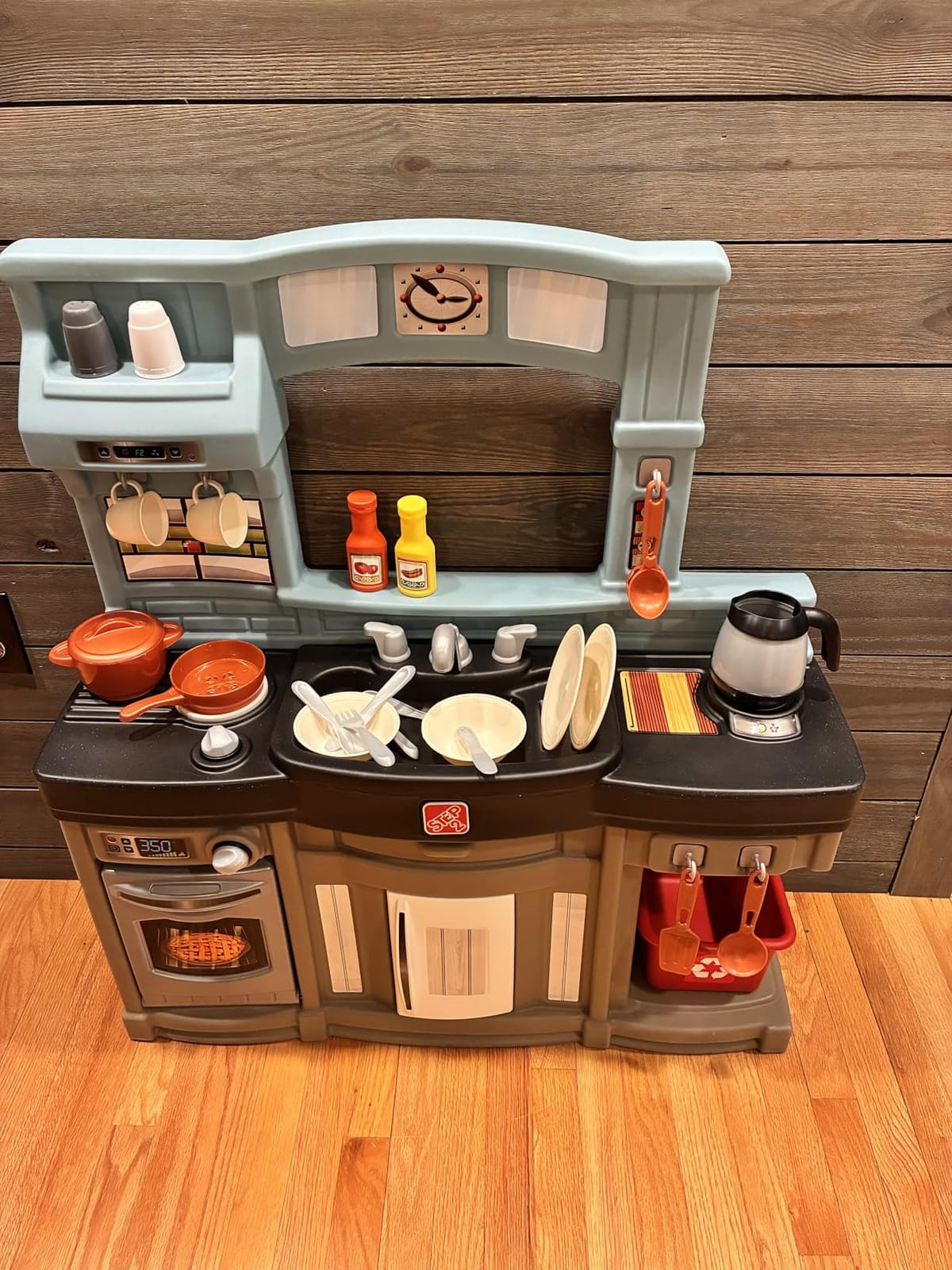 Step2 Best Chefs Kids Kitchen Playset, Indoor/Outdoor Kitchenette, Interactive Play with Lights and Sounds, Made of Durable Plastic, Includes 25 Piece Toy Accessories, For Toddlers 2+ Years Old customer photo 1