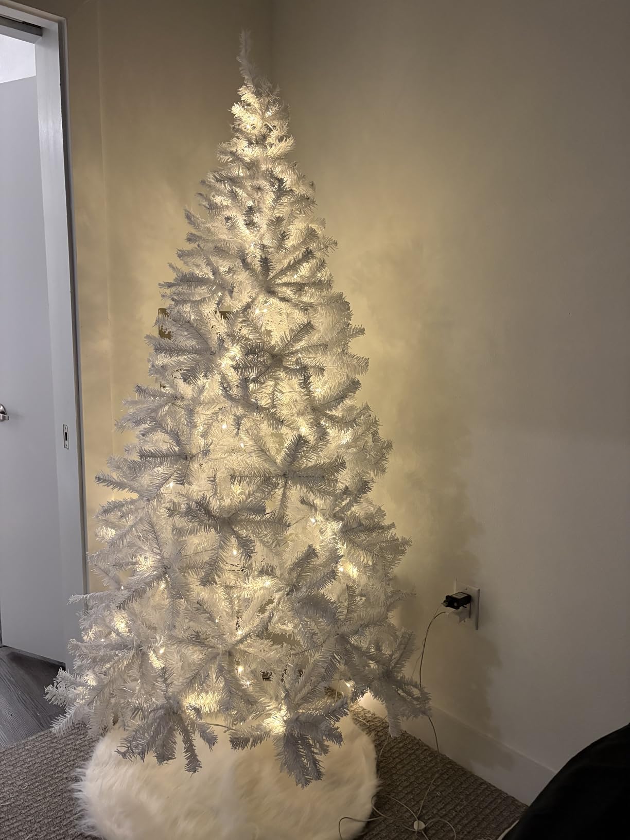 Best Choice Products Artificial Christmas Tree, 6ft Premium Unlit Hinged Design, Dense Branches Realistic Holiday Décor w/Easy Assembly, Base customer photo 1