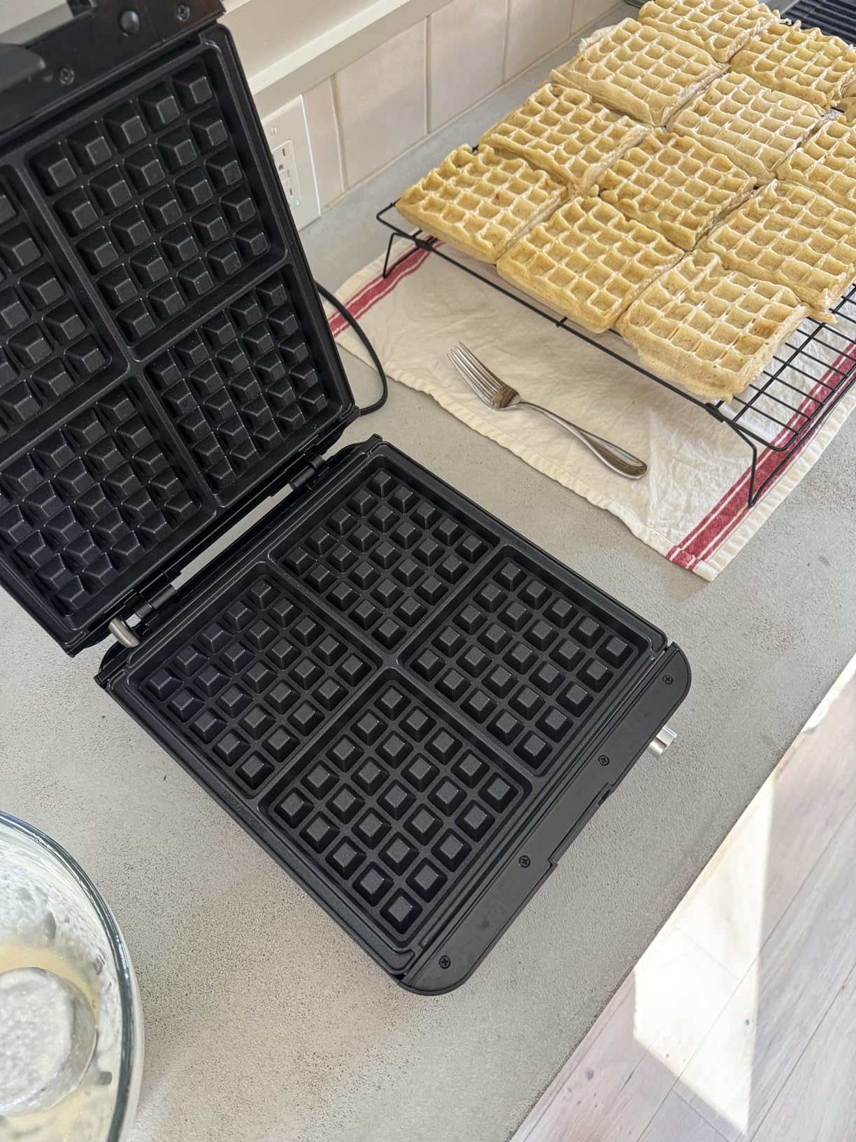 KRUPS 4-Slice Belgian Waffle Maker: Stainless Steel, 5 Browning Levels, Audible Ready Beep, Removable Plates, 1200W, Silver/Black, Large Waffle Maker Family Size, Great for Family Breakfasts customer photo 2