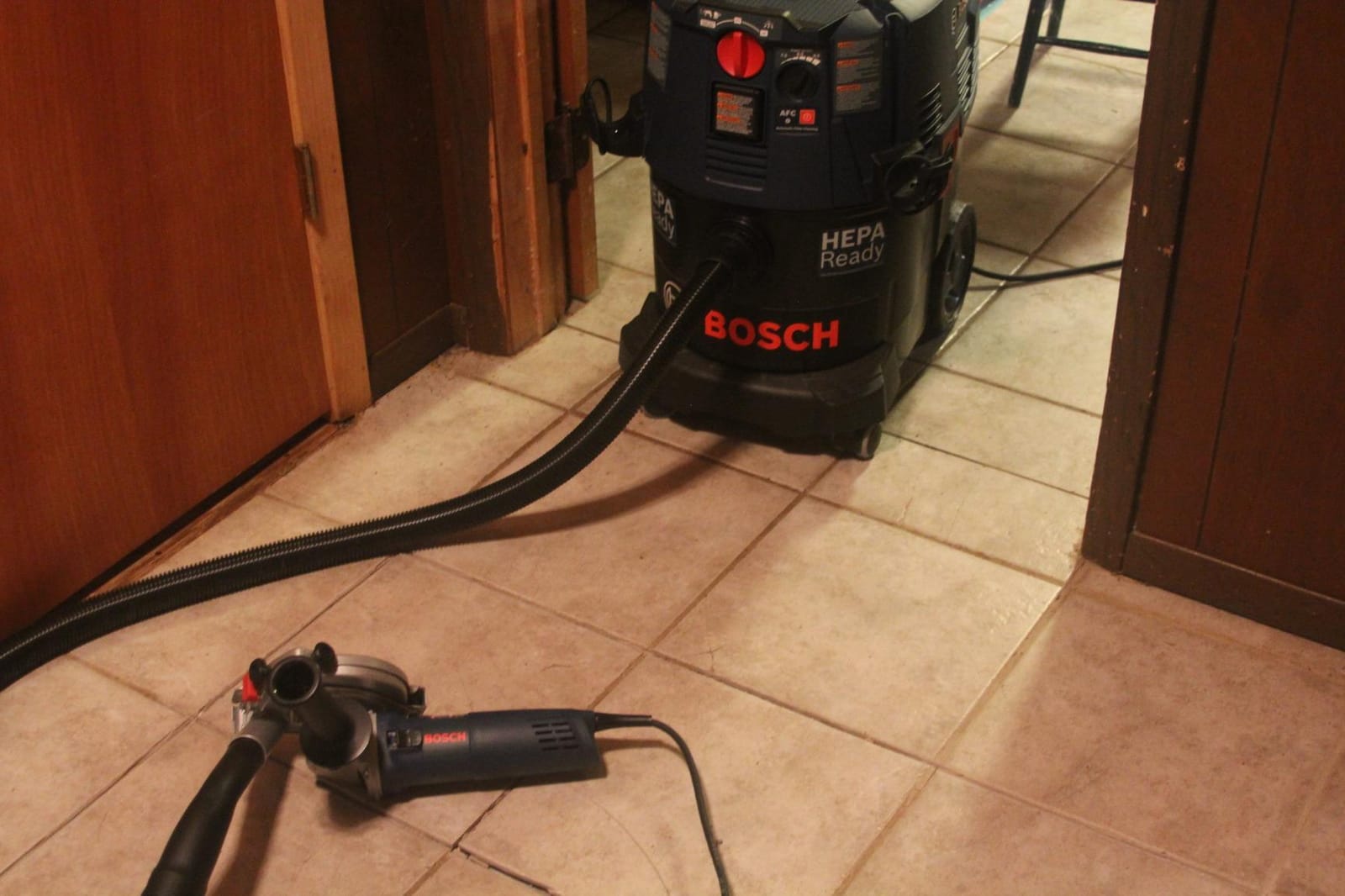 Bosch VAC090AH 9 Gallon Dust Extractor with Auto Filter for Grinder 1773AK | Power Tool Activation | Dust Control System | Jobsite Vacuum | Portable Design | Wet/Dry Collection | HEPA Filter System customer photo 1