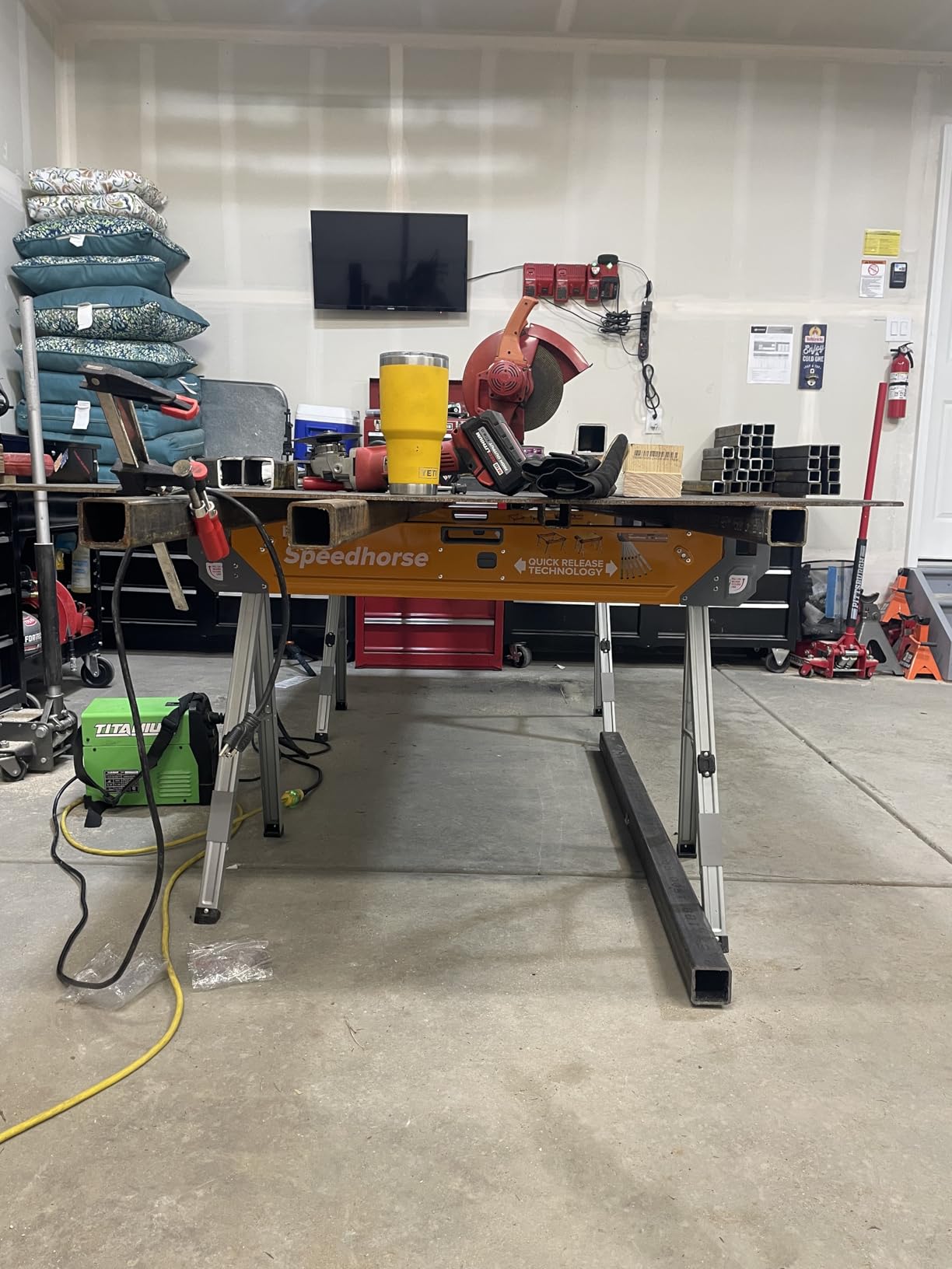 BORA Speedhorse Saw Horses 2 Pack Folding Heavy Duty Metal Sawhorse customer photo 1