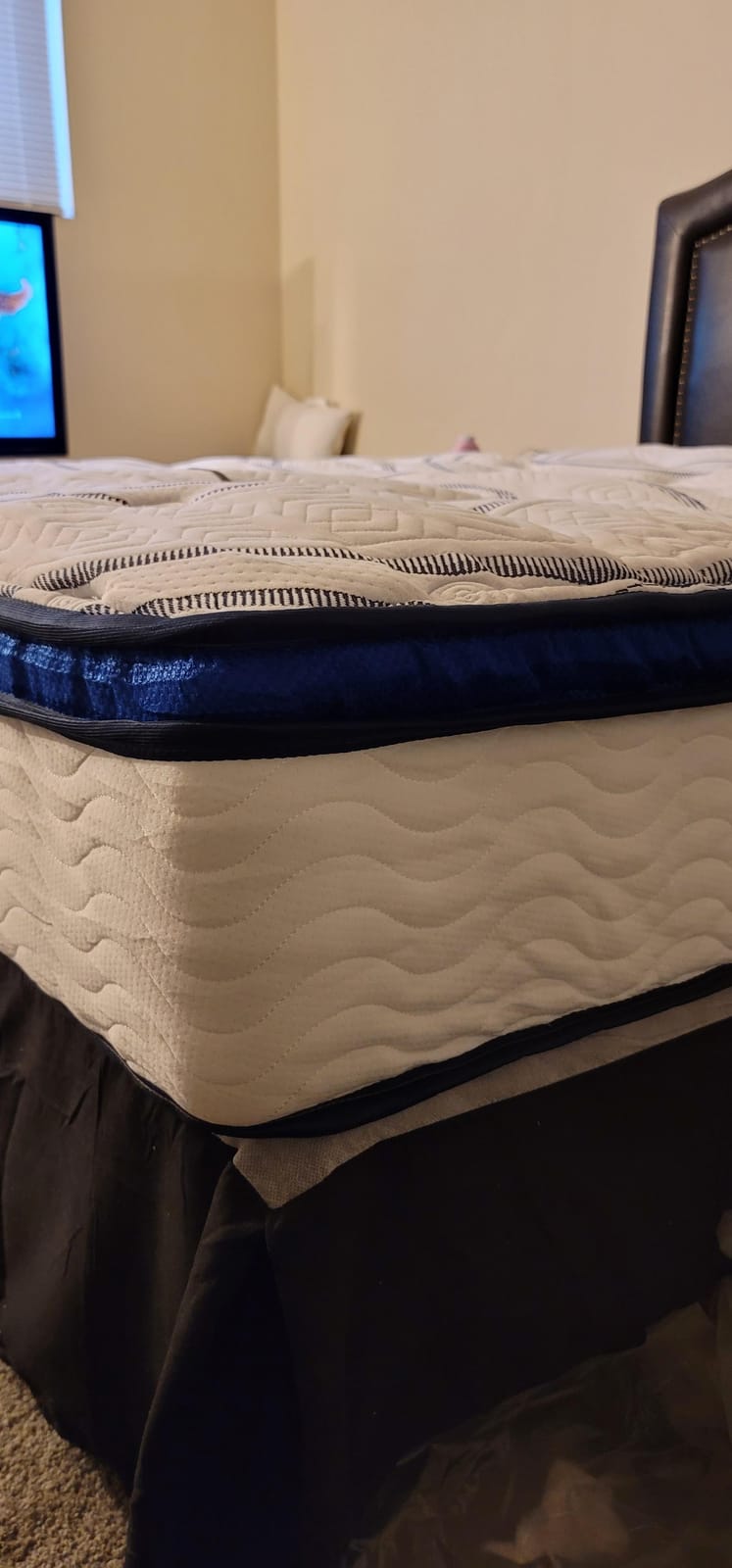 Vibe Quilted Hybrid Mattress, 12-Inch Innerspring and Pillow Top Gel Memory Foam Mattress, Fiberglass Free, CertiPUR-US Certified Bed in a Box, Queen customer photo 2