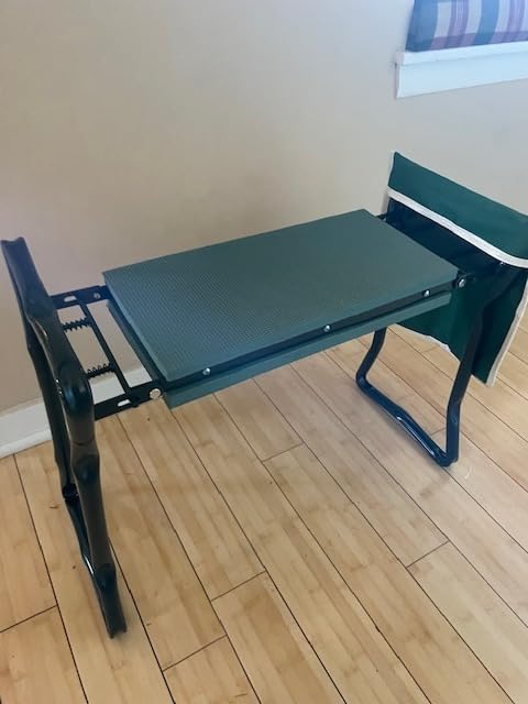 KVR Upgraded Garden Kneeler and Seat with Thicken & Widen Soft Kneeling Pad,Heavy Duty Foldable Gardener Stool with 2 Tool Pouches,Gardening Gifts for Women Mom Men Seniors¡… customer photo 1