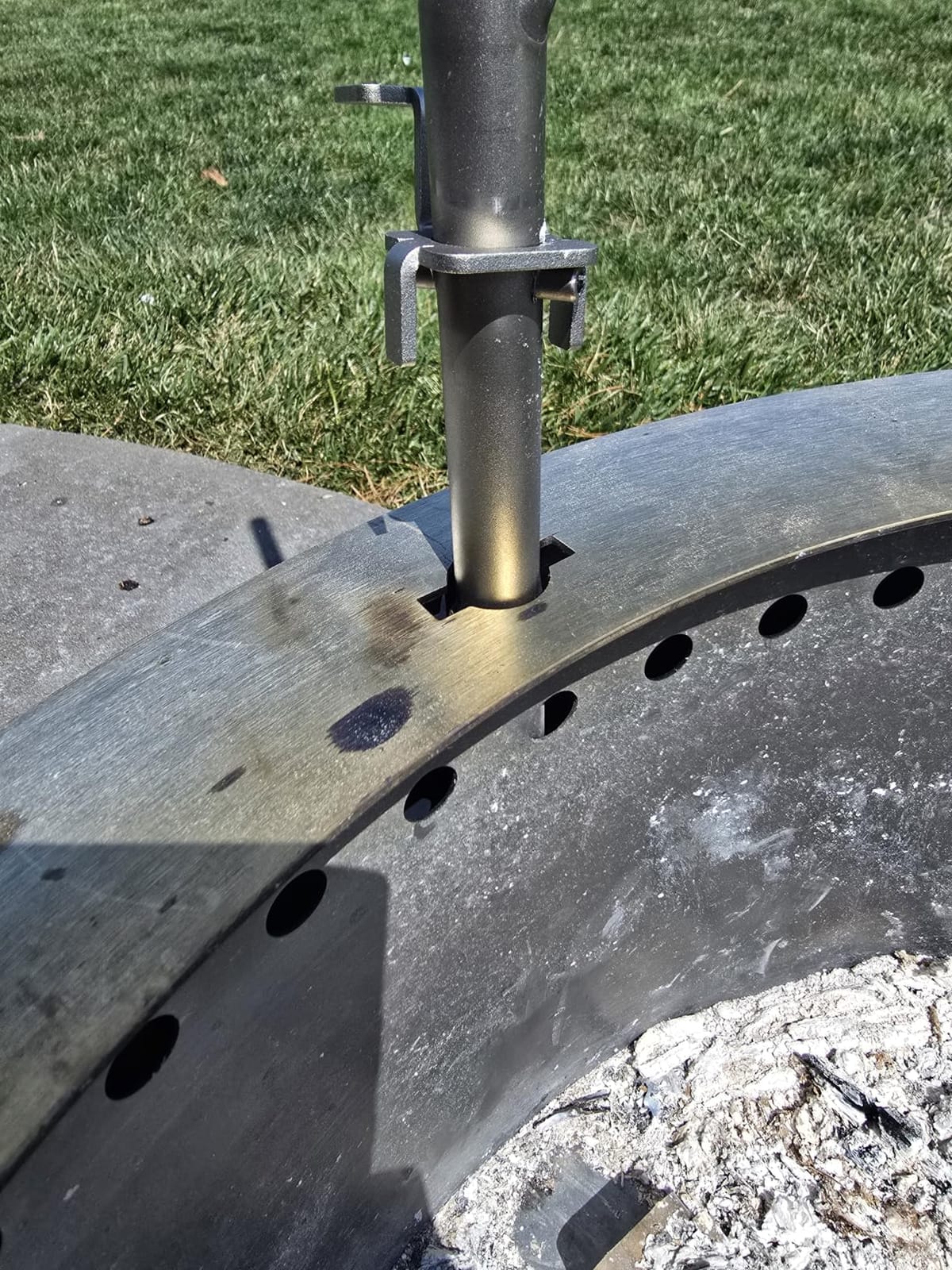 Breeo X Series 24 - Corten Steel Smokeless Fire Pit for Outside - 27.5 in customer photo 2