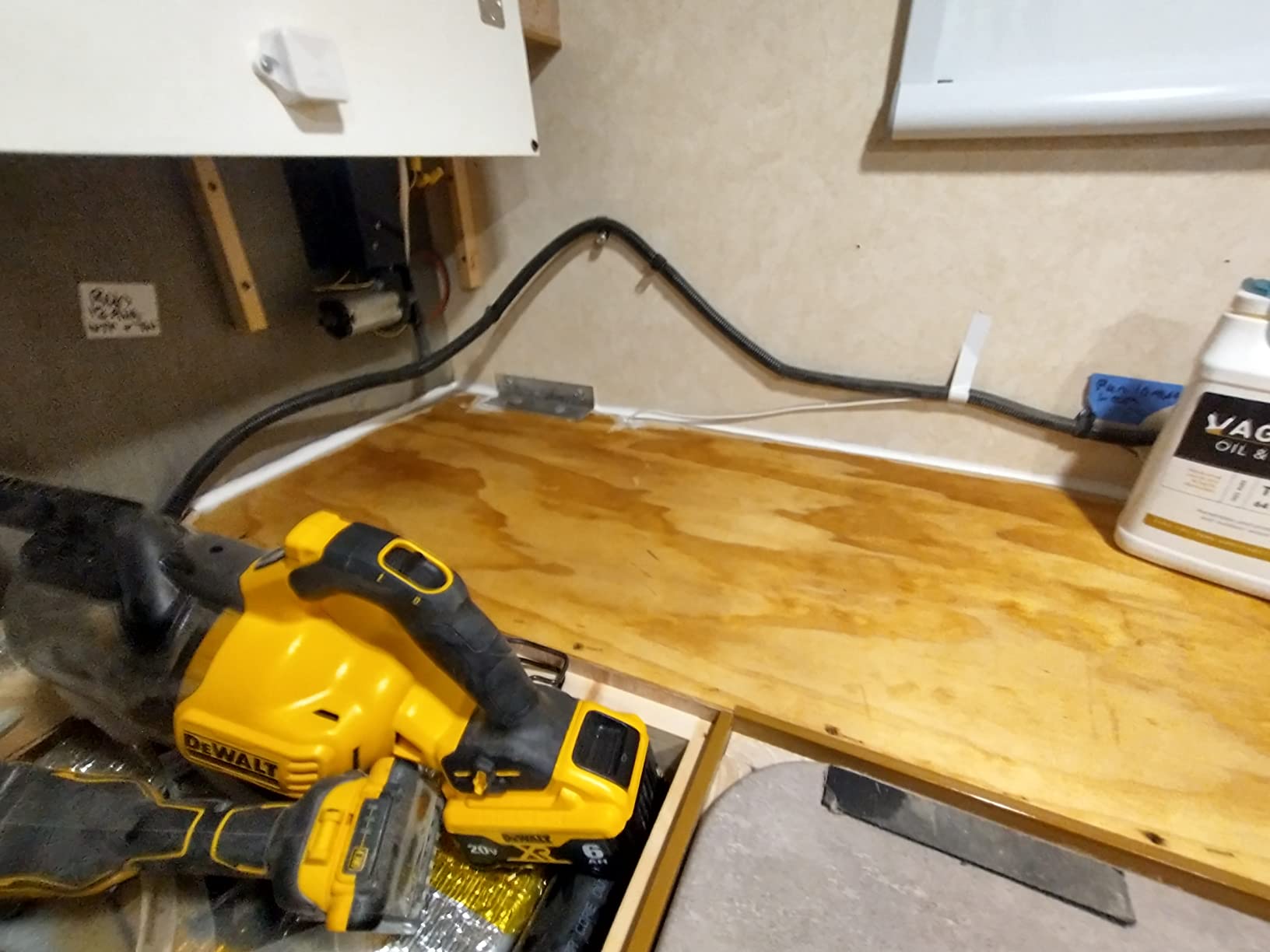 DEWALT 20V Handheld Vacuum Cordless, Car Vacuum with HEPA Filter, 6 Attachments and LED Light, High Performance Dry Only Small Shop Vac, Battery Not Included (DCV501HB) customer photo 2