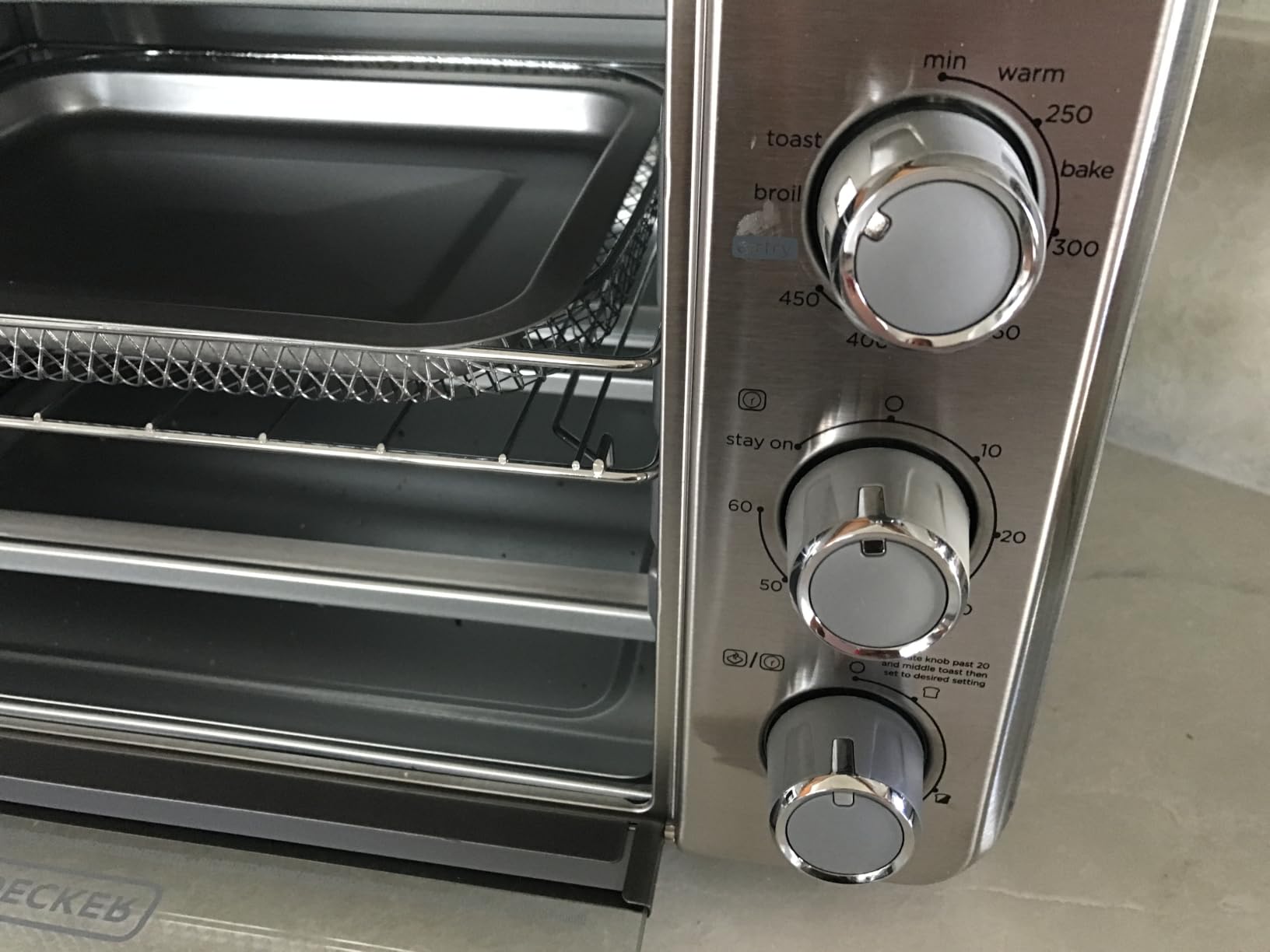 BLACK+DECKER 6-Slice Air Fry Toaster Oven, 5-in-1 Countertop Oven customer photo 2