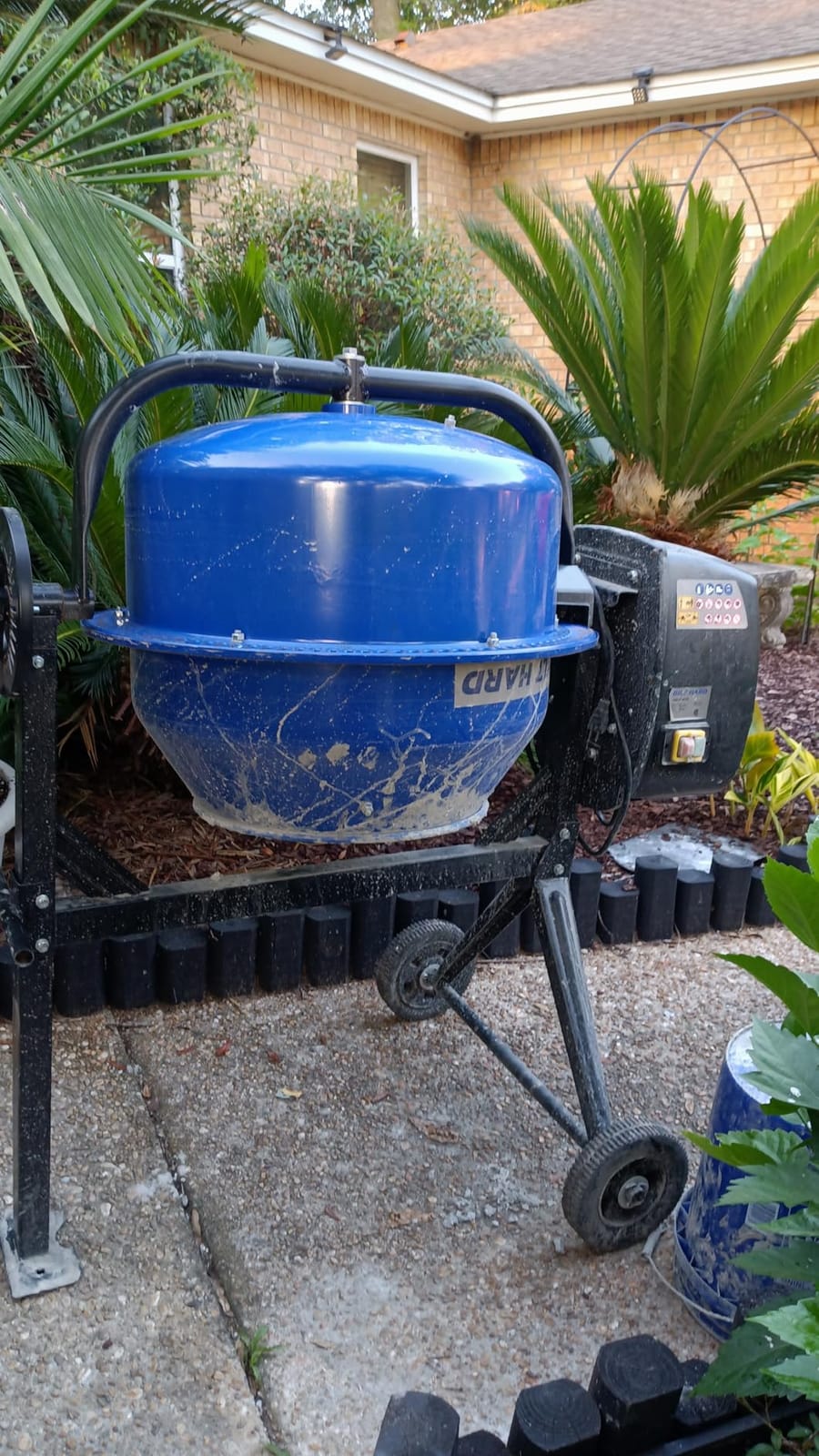 BILT HARD Electric Cement Mixer, 4 Cubic Ft. 550W Portable Concrete Mixer Machine, Wheelbarrow Cement Mixing Tools for Stucco customer photo 1