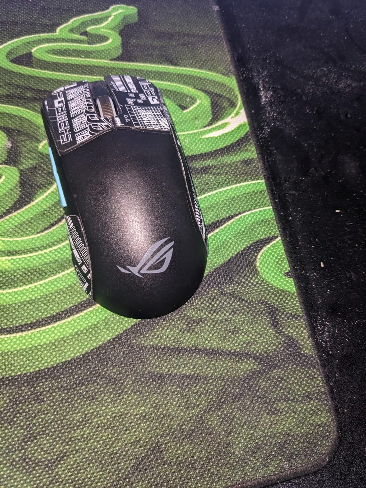 ASUS ROG Harpe Ace Aim Lab Wireless Esports Gaming Mouse – Aim Lab Settings Optimizer, Pro-Tested, Right-Handed, 54g Lightweight, Tri-Mode Connectivity, 36K DPI, 90Hr Battery, PC/Mac Support - Black customer photo 2