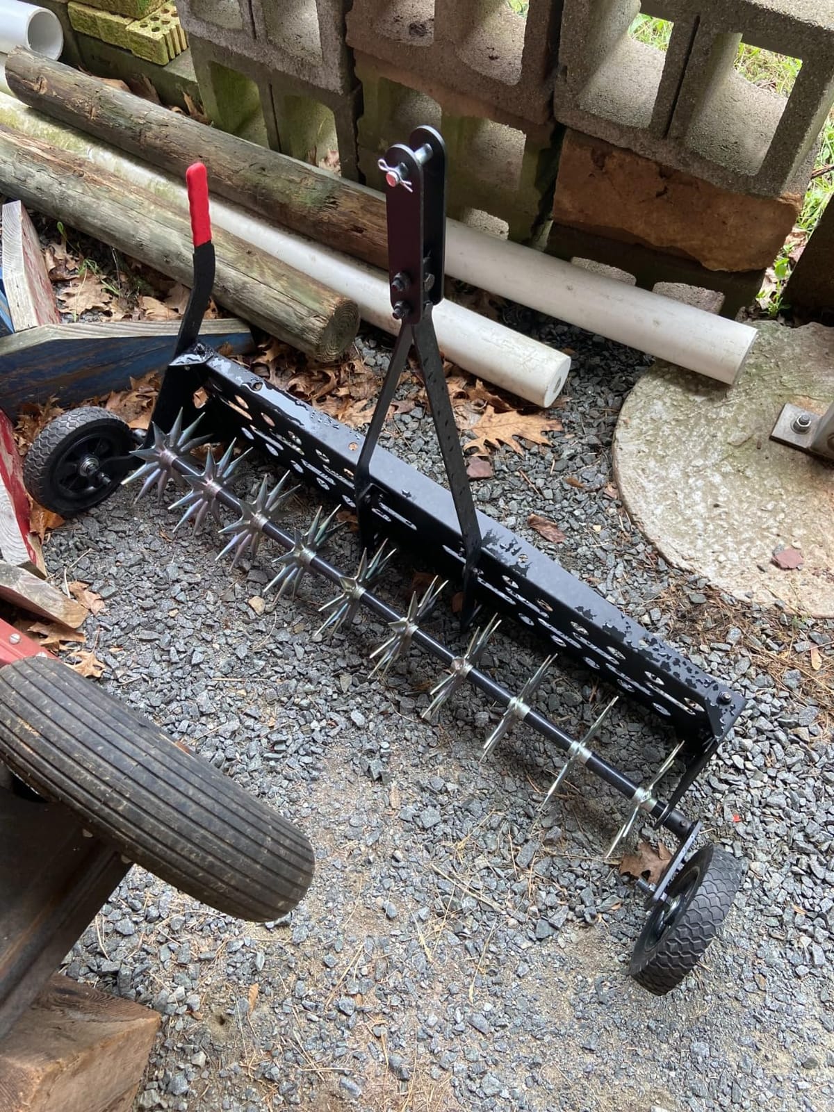 Suchtale 40-Inch Tow Behind Spike Aerator with Galvanized Steel Tines, Durable Lawn Aerator Soil Penetrator Spikes Tractor with Extra-Wide Tow Bar for Lawn and Farm, Black customer photo 2