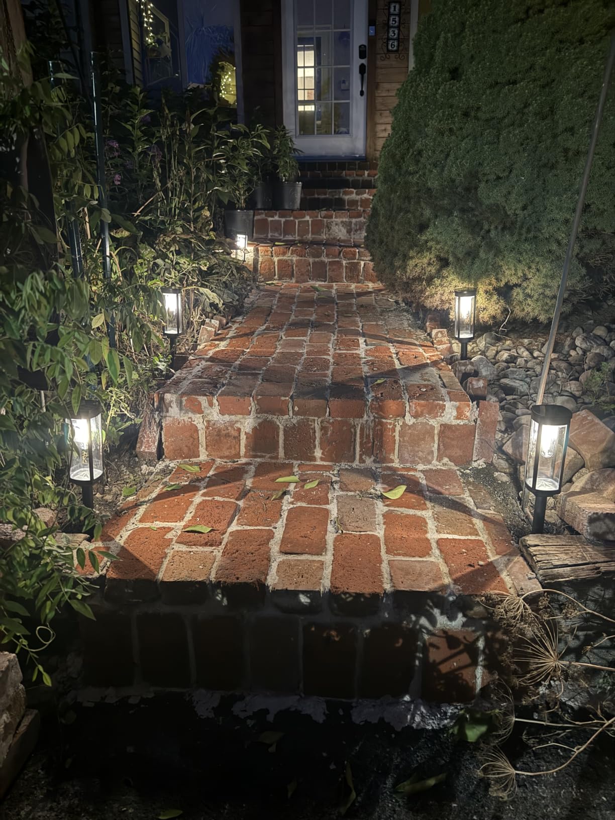 BITPOTT Solar Lights Outdoor, 8 Pack, Warm White, IP65 customer photo 1