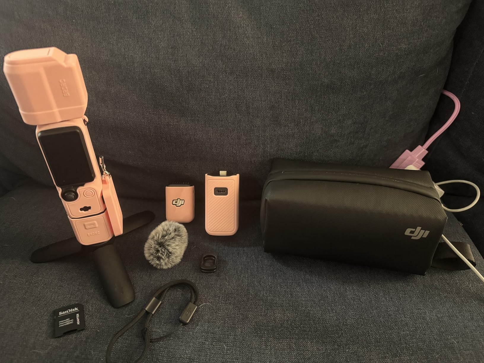 DJI Osmo Pocket 3 Creator Combo, Vlogging Camera with 1'' CMOS & 4K/120fps customer photo 1