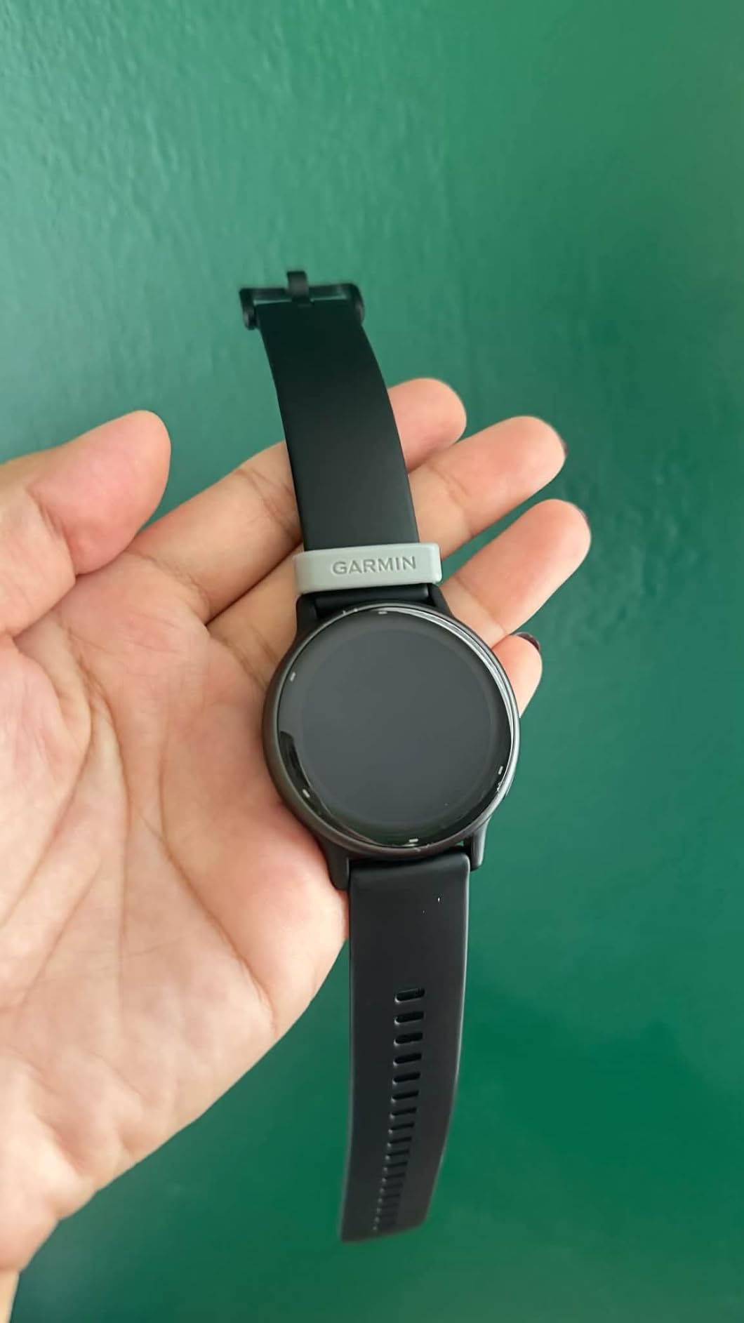Garmin vívoactive® 5, Health & Fitness GPS Smartwatch, 42mm, Ivory customer photo 1