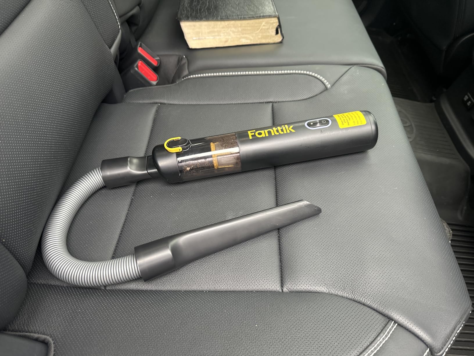 Fanttik Slim V8 APEX Cordless Car Vacuum & Air Duster, 4-in-1 Portable Mini Vacuum with 19000pa Suction Power for Pet Hair, Type-C Charge, One-Touch Empty for Car, Office Desk, Keyboards (Black) customer photo 1