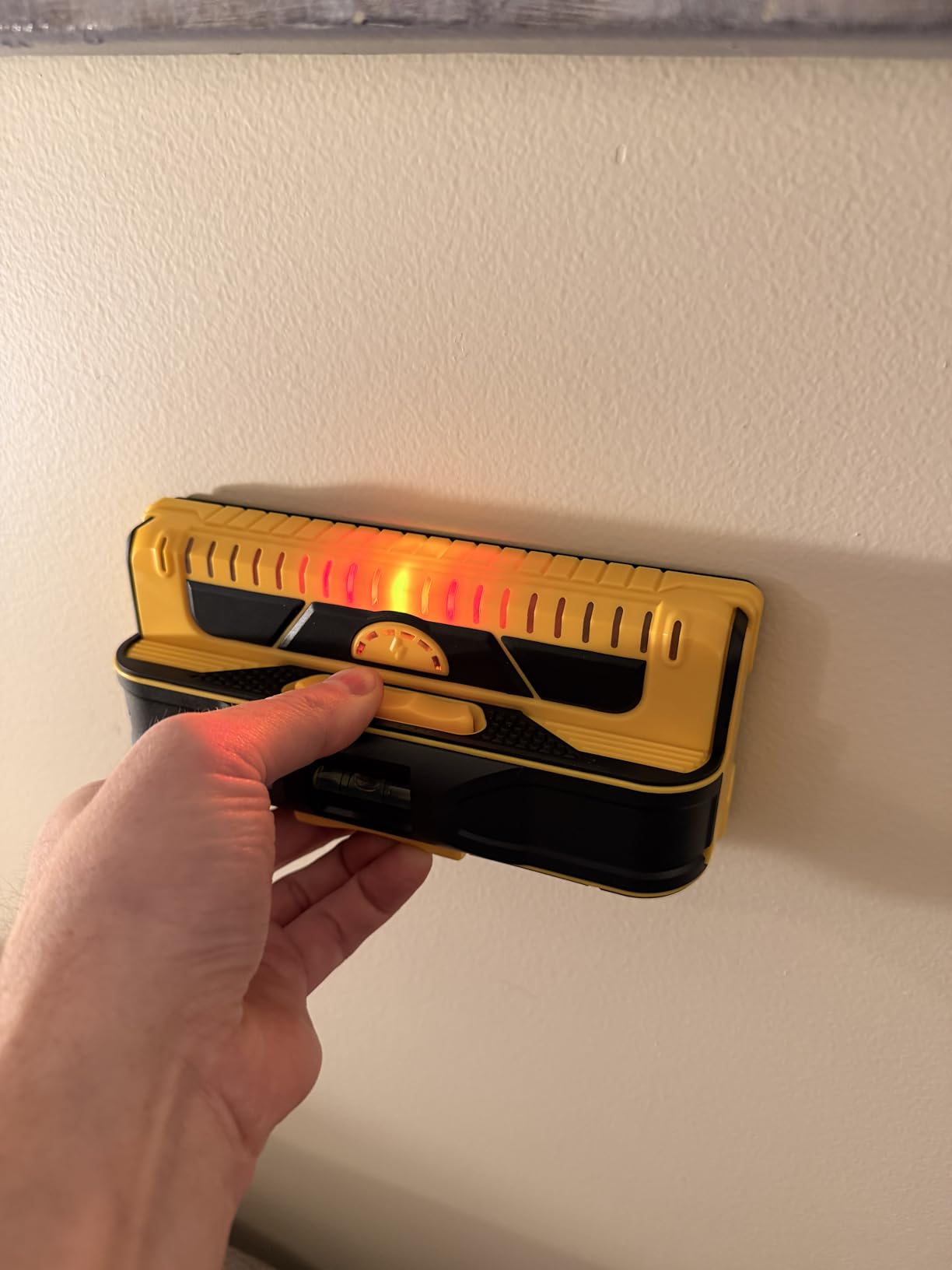 Franklin Sensors ProSensor M210 Stud Finder with Live Wire Detection, Green | 13-Sensor Wall Scanner, Wood and Metal Stud Detector, Made in the USA customer photo 2