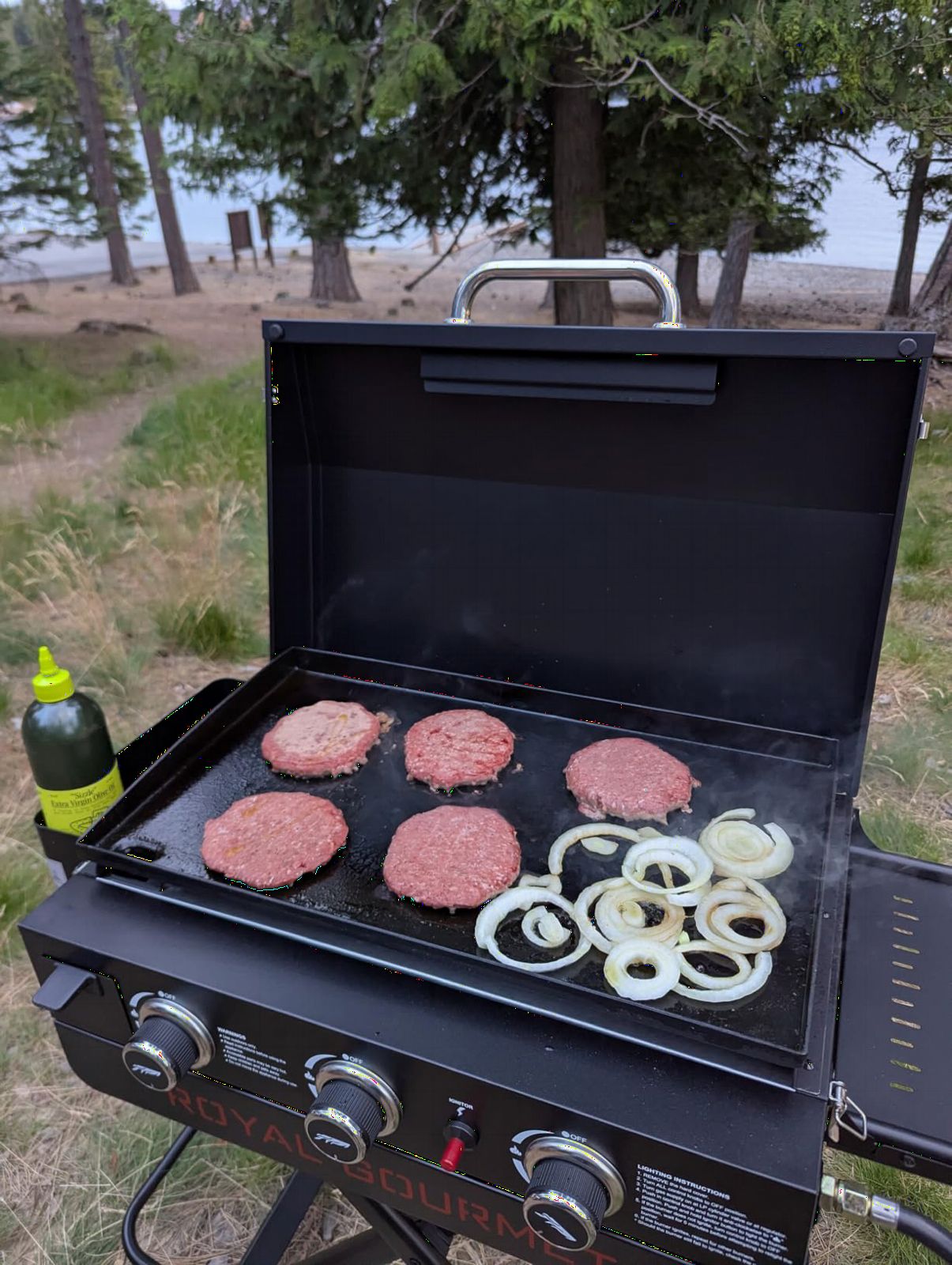 Royal Gourmet PD3001 3-Burner Propane Gas Griddle with Collapsible Stand customer photo 2