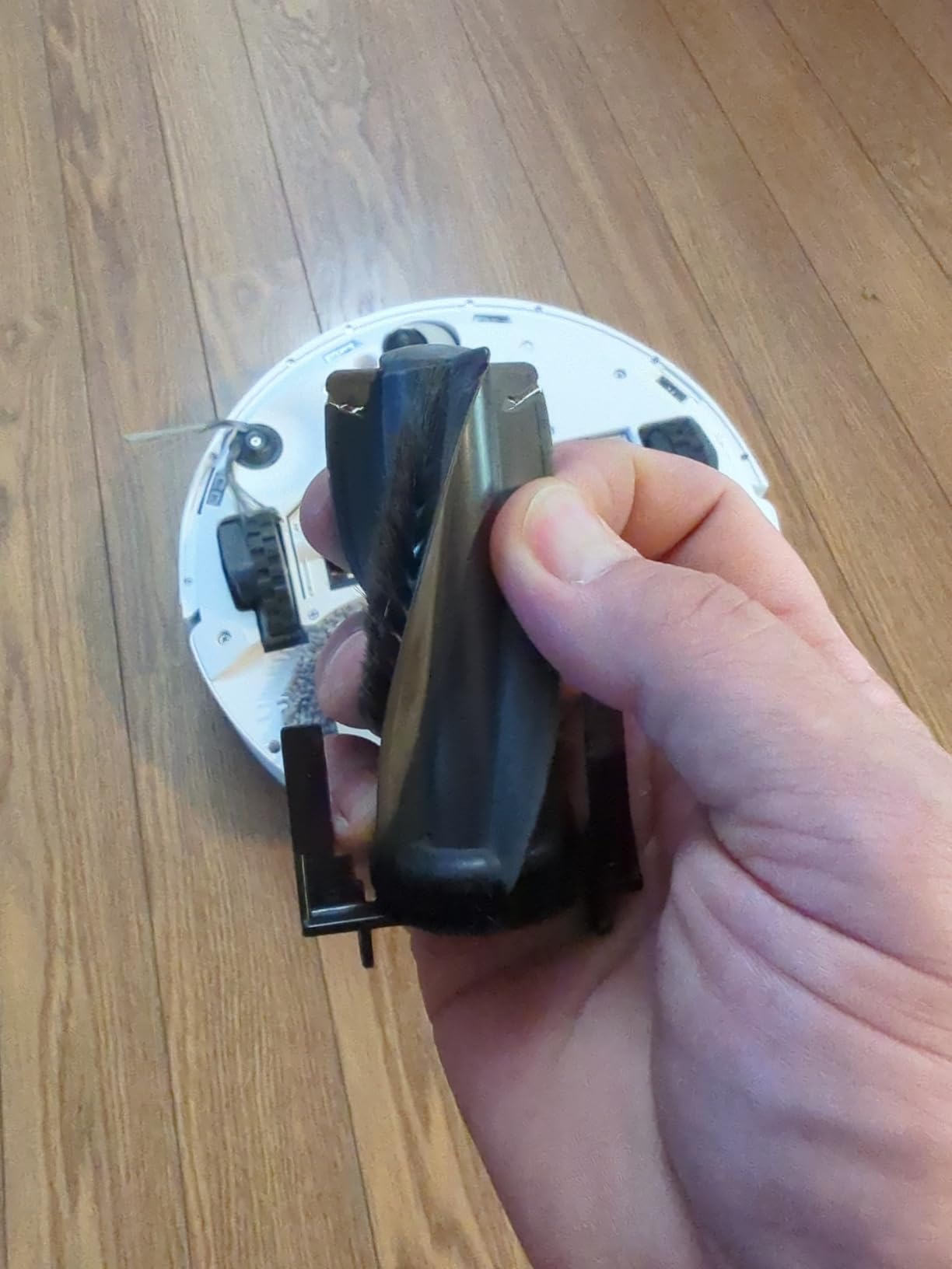 roborock Qrevo S5V Robot Vacuum and Mop, FlexiArm Edge Mopping | 12,000Pa, Dual Zero-Tangle System, Smart Obstacle Avoidance, 10mm Mop Lifting, Auto Mop Washing&Drying, Self-Emptying customer photo 2