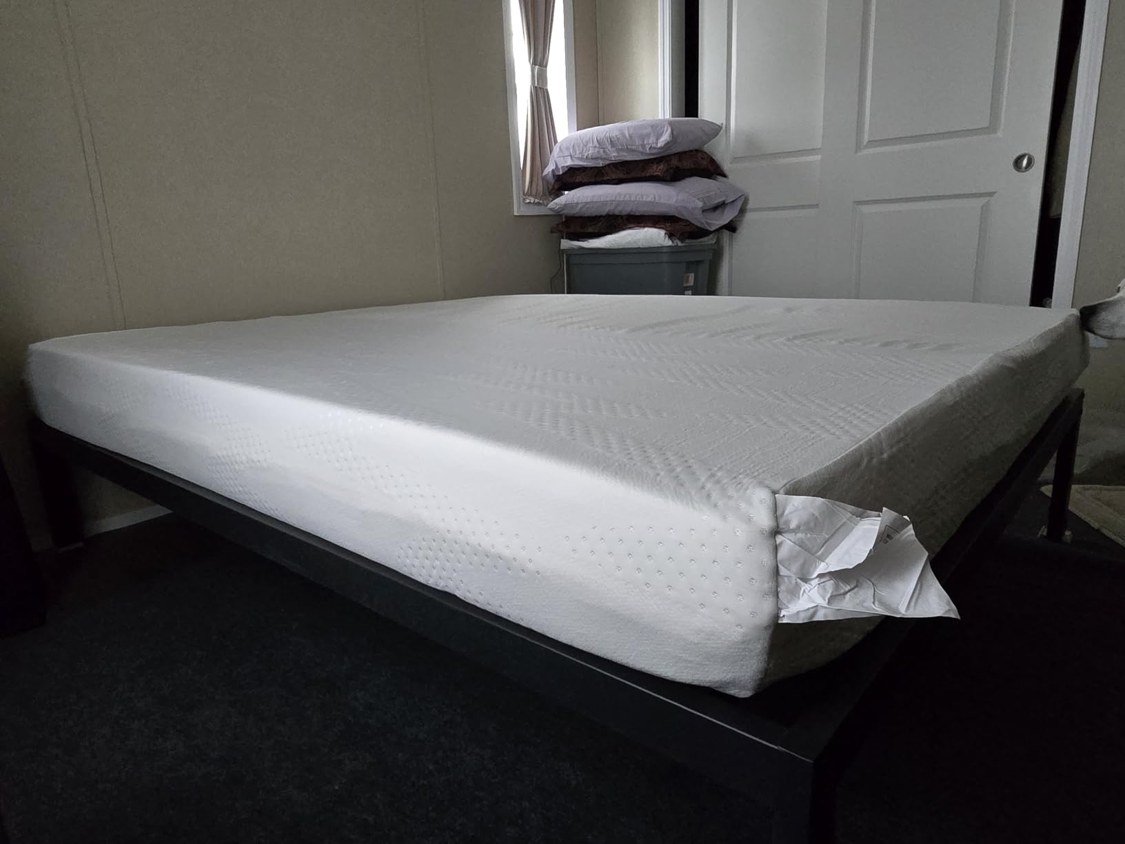 Novilla 12 Inch Queen Mattress in a Box, Gel Memory Foam for Cooling Night customer photo 2