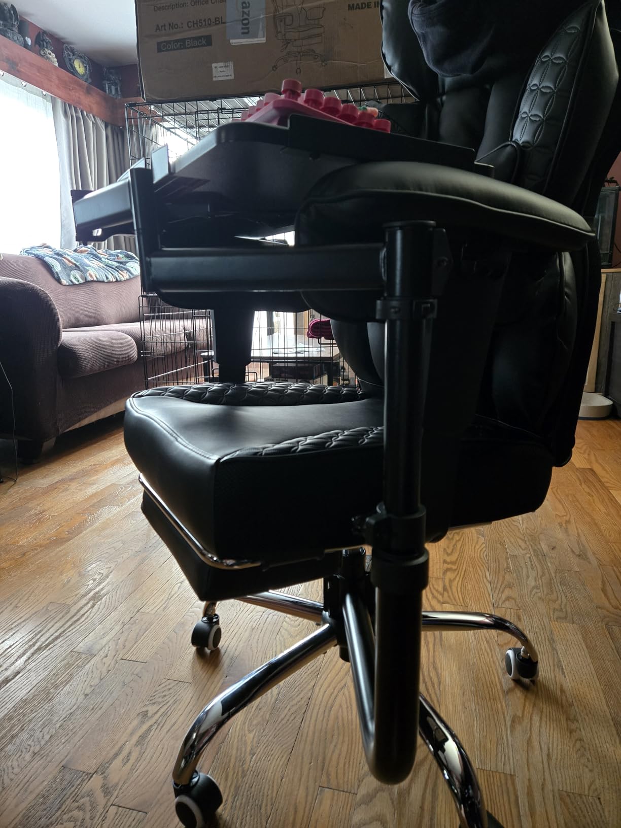 COMHOMA Big and Tall Office Chair Heavy Duty Wide Ergonomic Gaming Chair with Deluxe Embossing Designed Leather with Foot Rest,150°Reclining Adjustable Armrests Pocket Spring Back Support and Pillow customer photo 1