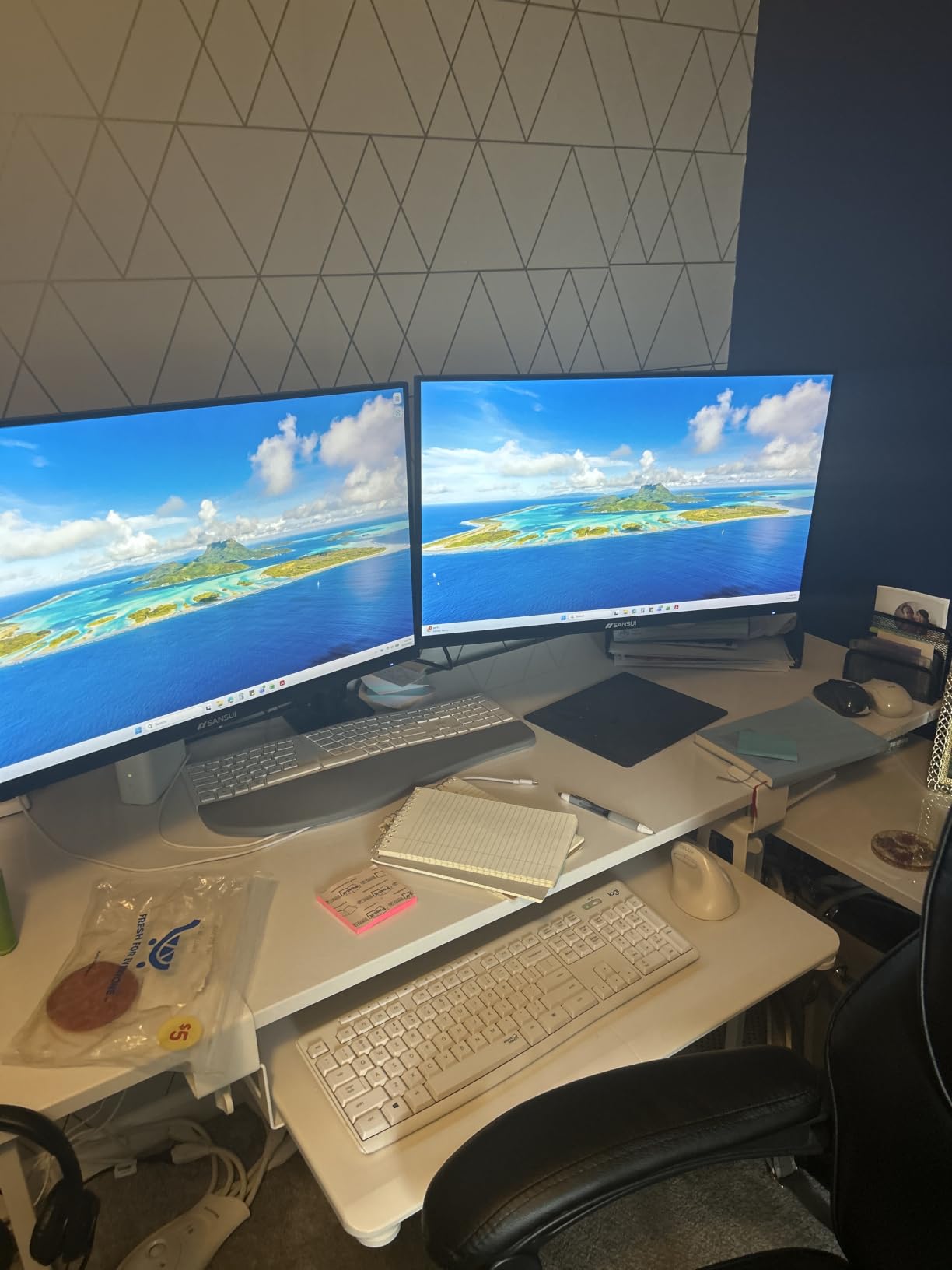 SANSUI 27 Inch Curved 240Hz Gaming Monitor FHD 1080P, 1500R Curve Computer Monitor, 130% sRGB, 4000:1 Contrast, HDR, FreeSync, MPRT 1Ms, Low Blue Light, HDMI DP Ports, Metal Stand, Cable Incl. customer photo 1