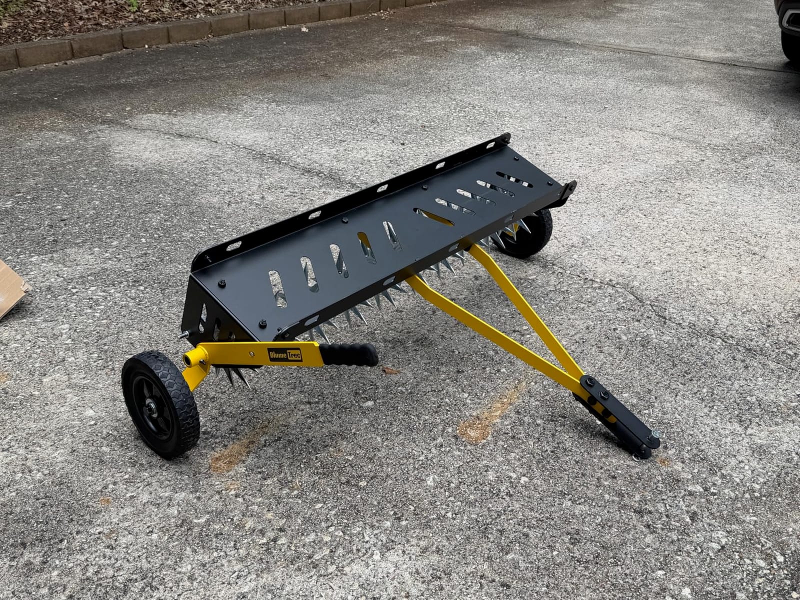 40-Inch Tow Behind Spike Aerator, Pull Behind Lawn Aerator with 10 Galvanized Steel Tines for Aerating Lawns, Soil Penetrator Spikes Tractor with Wheels, Extra-Wide Tow Bar for Garden & Farm customer photo 2