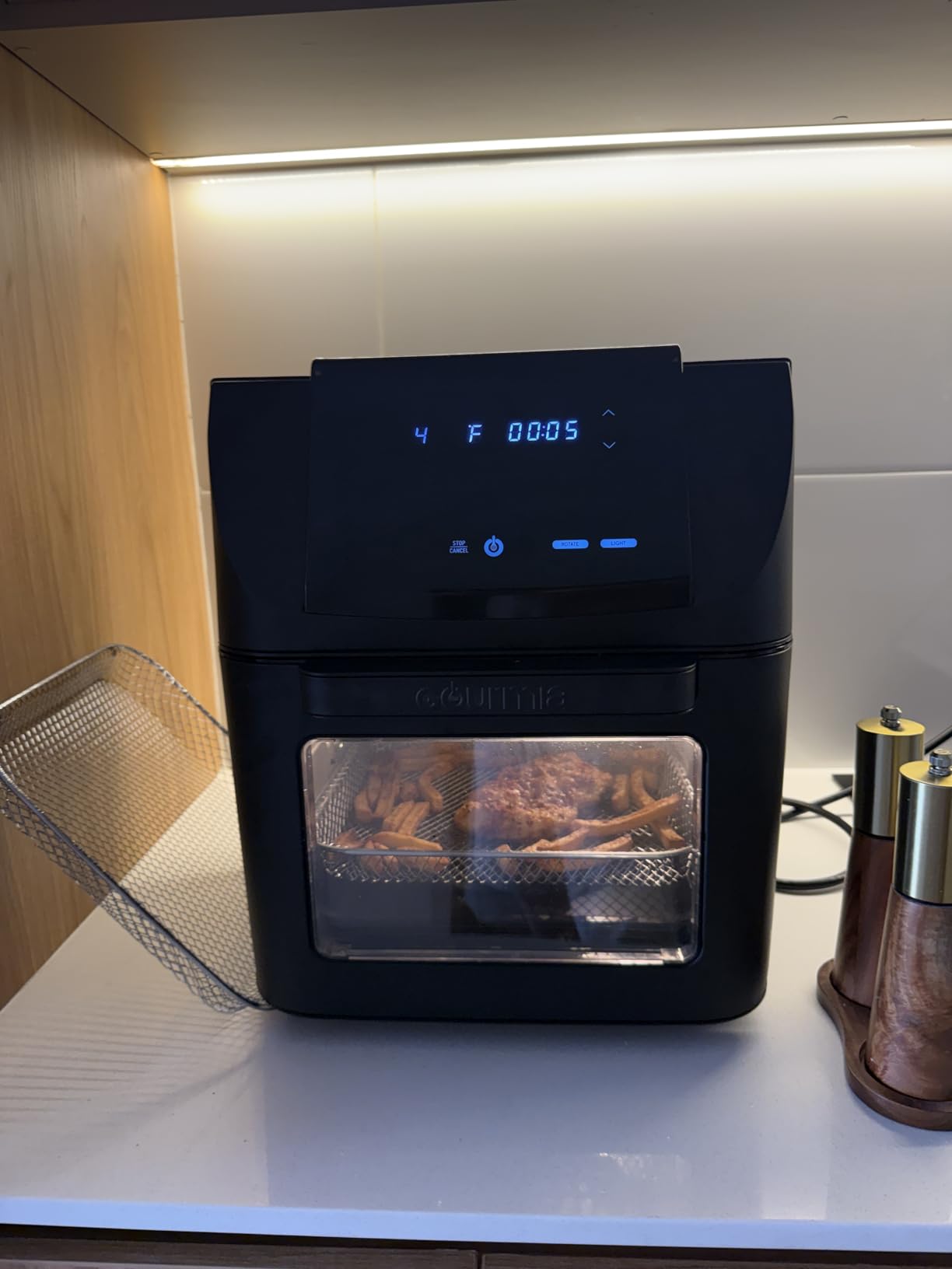 Gourmia Air Fryer - 14 Qt All-in-One Oven with Rotisserie, Digital Display with 12 Presets, Roast, Bake, Broil, Dehydrate, Dishwasher Safe Accessories, Black customer photo 1