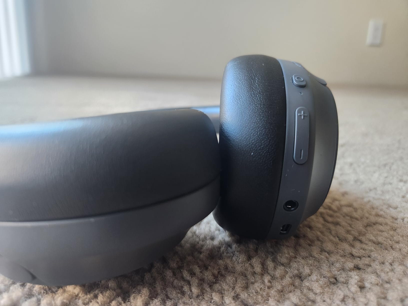 TOZO HT3 Hybrid Noise Cancelling Wireless Headphones, 90H Over Ear Headset customer photo 2