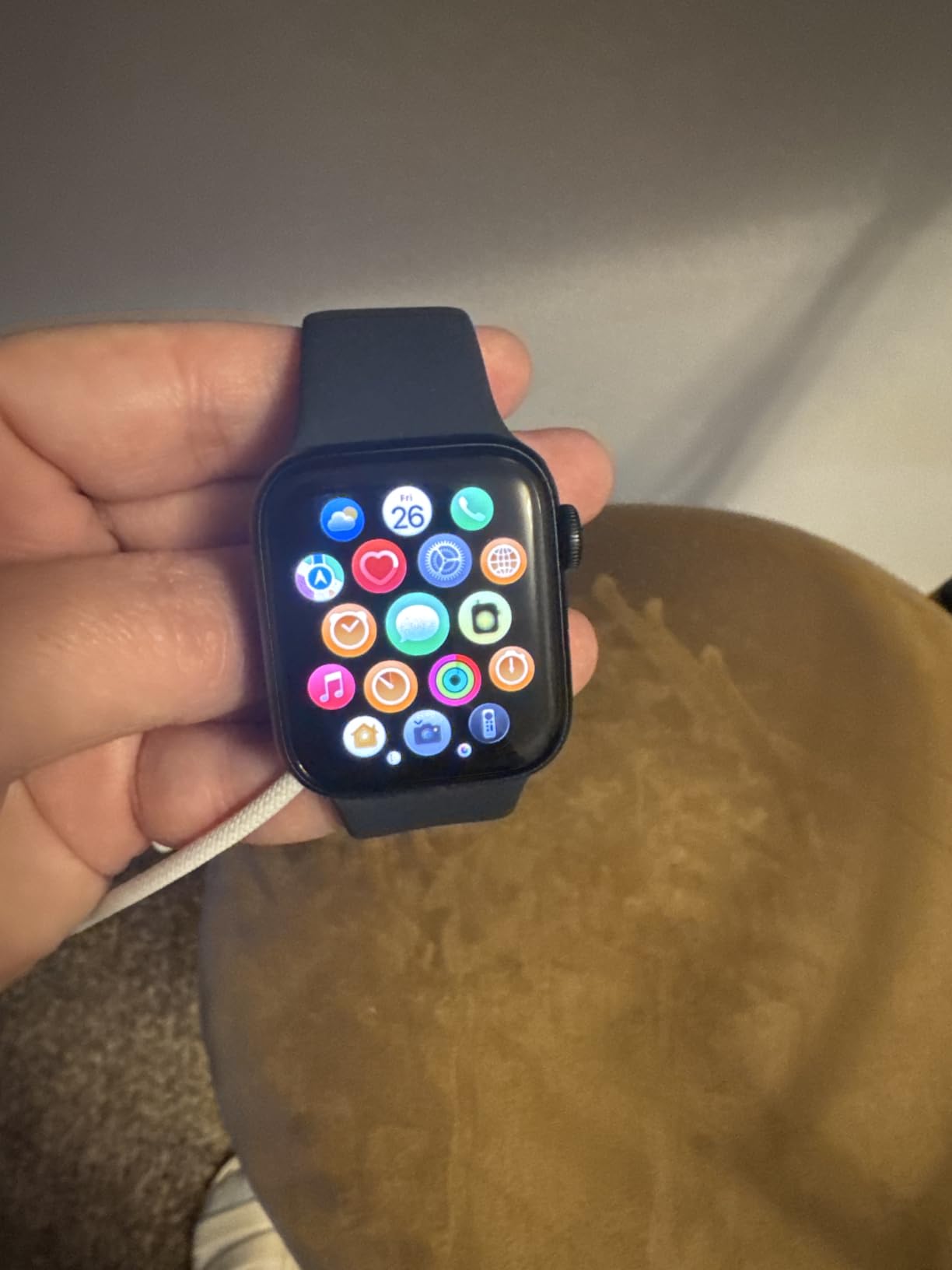 Apple Watch SE 3 [GPS 40mm] Smartwatch with Starlight Aluminum Case with Starlight Sport Band - S/M. Fitness and Sleep Trackers, Heart Rate Monitor, Always-On Display, Water Resistant customer photo 1