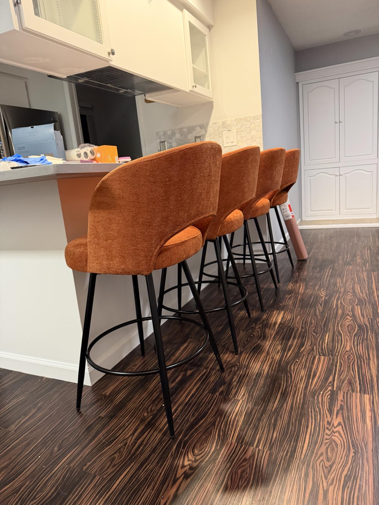 LUE BONA 26''H Swivel Bar Stools Set of 3, Counter Height Bar Stools with Backs, Lumbar Pillow and Black Metal Frames, Upholstered Modern Barstools for Kitchen Island, Linen Farbic, Linen Color customer photo 1