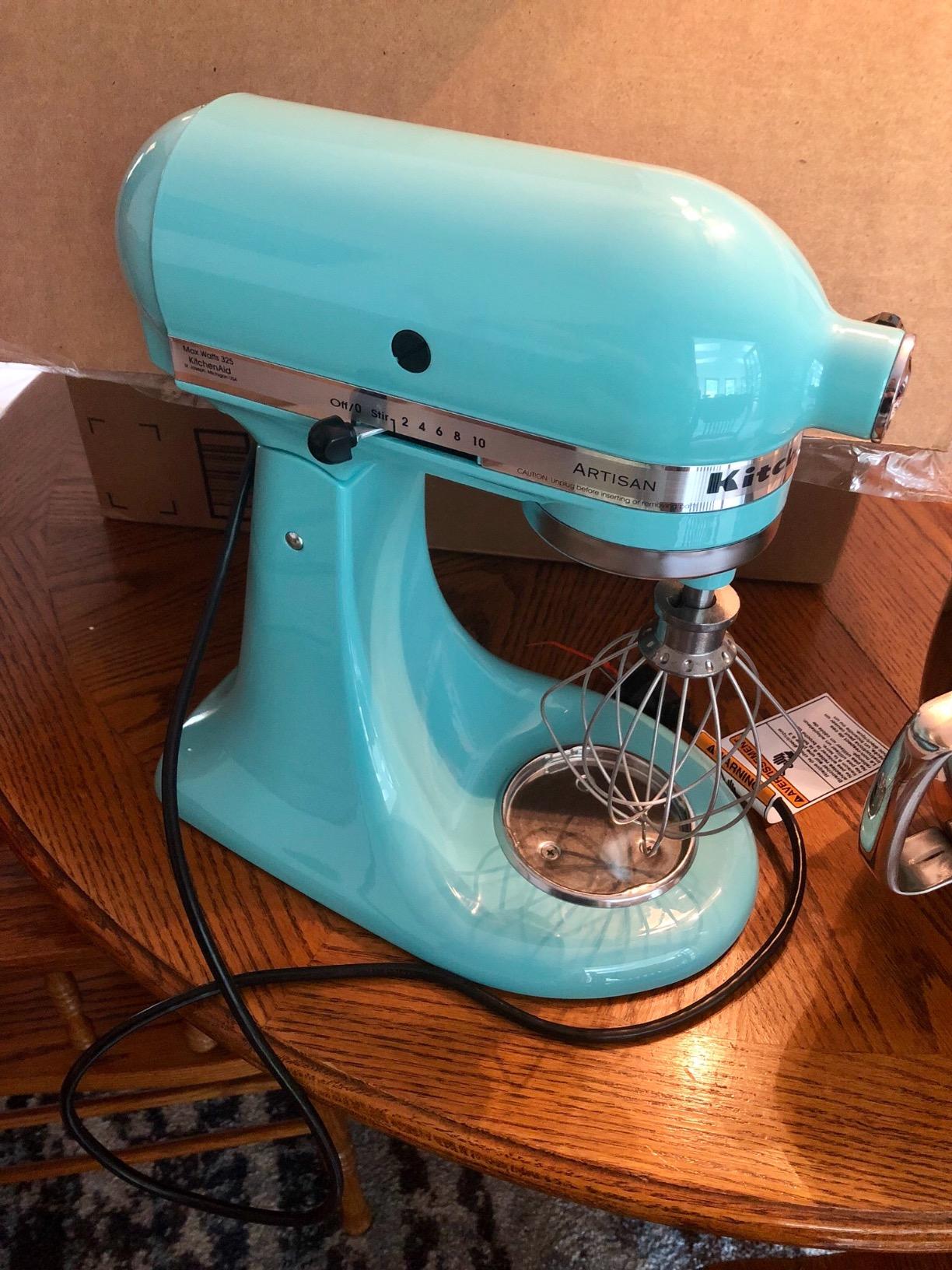 KitchenAid Artisan, 5-Qt Tilt Head Stand Mixer, KSM150PS, Contour Silver | Includes Pouring Shield for Mess-Free Mixing, 10 Speed Settings, Easily add Ingredients with the Tilt-Head Design customer photo 1