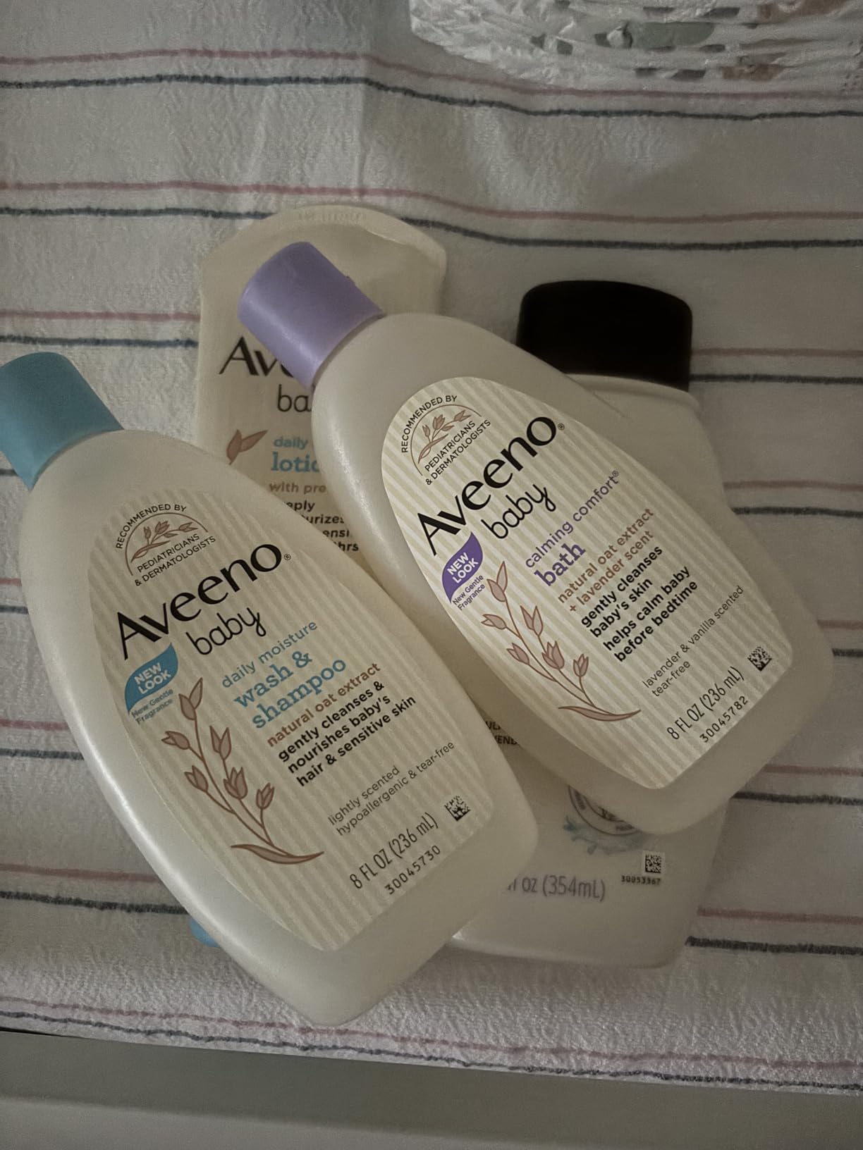 Aveeno Baby Bathtime Solutions Mommy & Me Gift Set, 4 Items customer photo 2