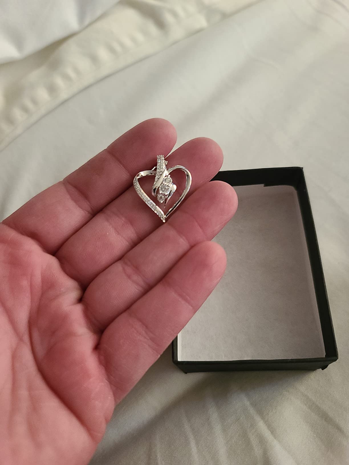 Amazon Essentials Diamond 3 Stone (1/4 cttw)18