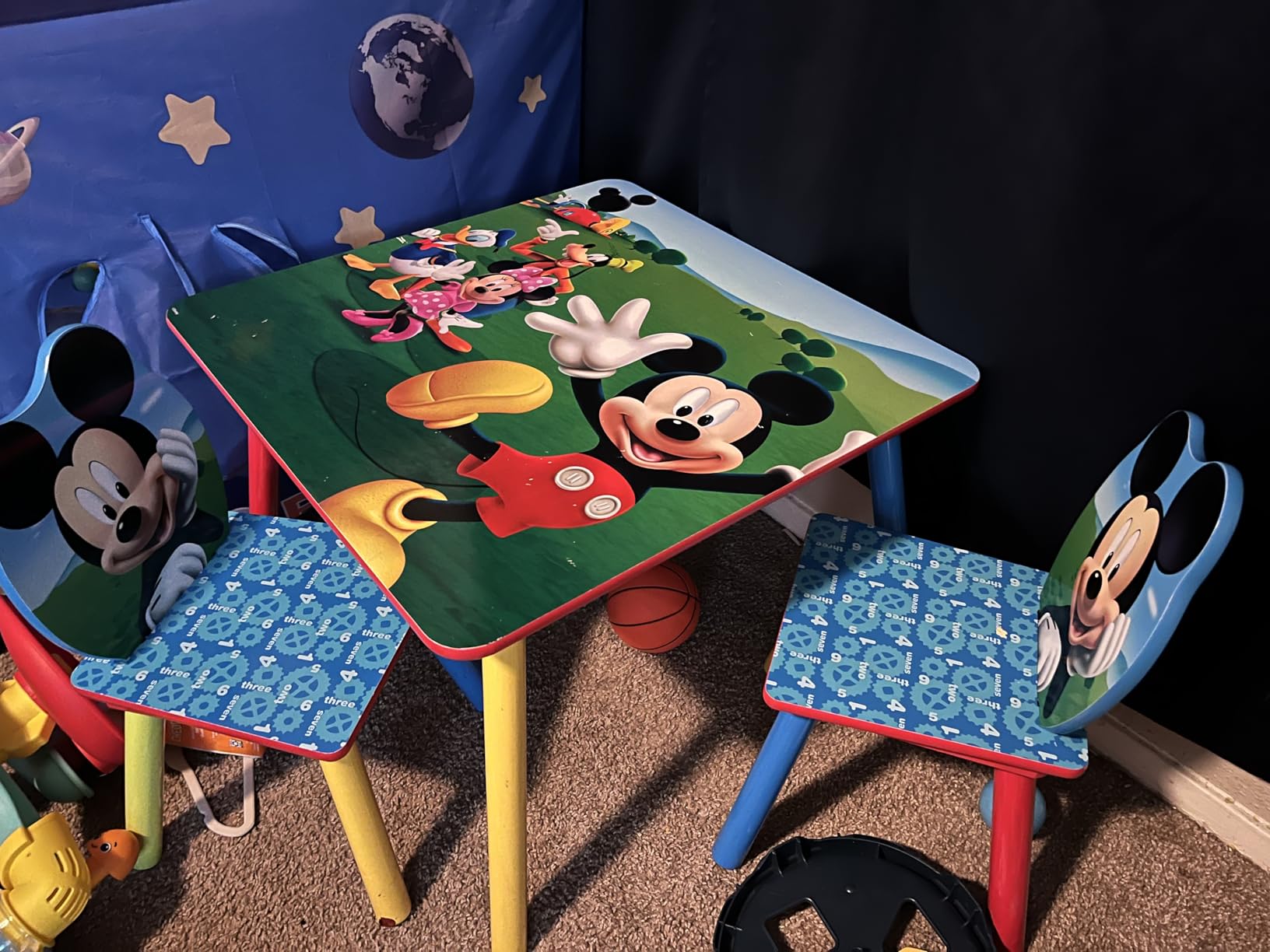 Delta Children - Disney Minnie Mouse Kids Table and Chair Set 3- Piece Set (2 Chairs Included) - Ideal for Arts & Crafts, Snack Time, Homework & More, Pink customer photo 1