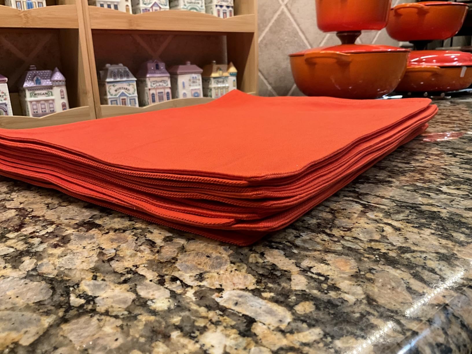 Utopia Kitchen Cotton Blend White Cloth Napkins [12 Pack, 18x18 Inch] customer photo 1