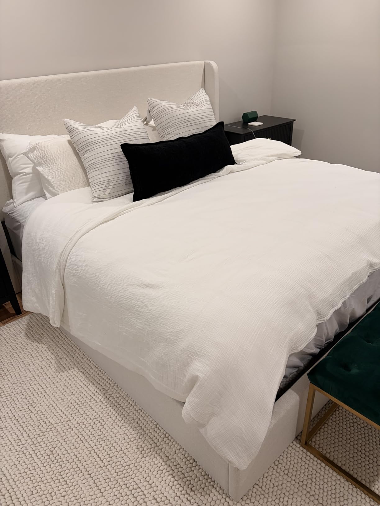 Linenspa White Down Alternative Comforter and Duvet Insert, for Queen Size Bed – All-Season Comforter with Box Stitch and 8 Duvet Loops – Bedding for Kids, Teens, and Adults customer photo 1