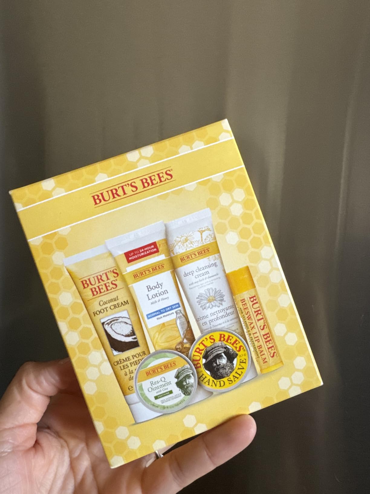 Burt's Bees Classics Gift Set, 6 Products in Giftable Tin customer photo 2