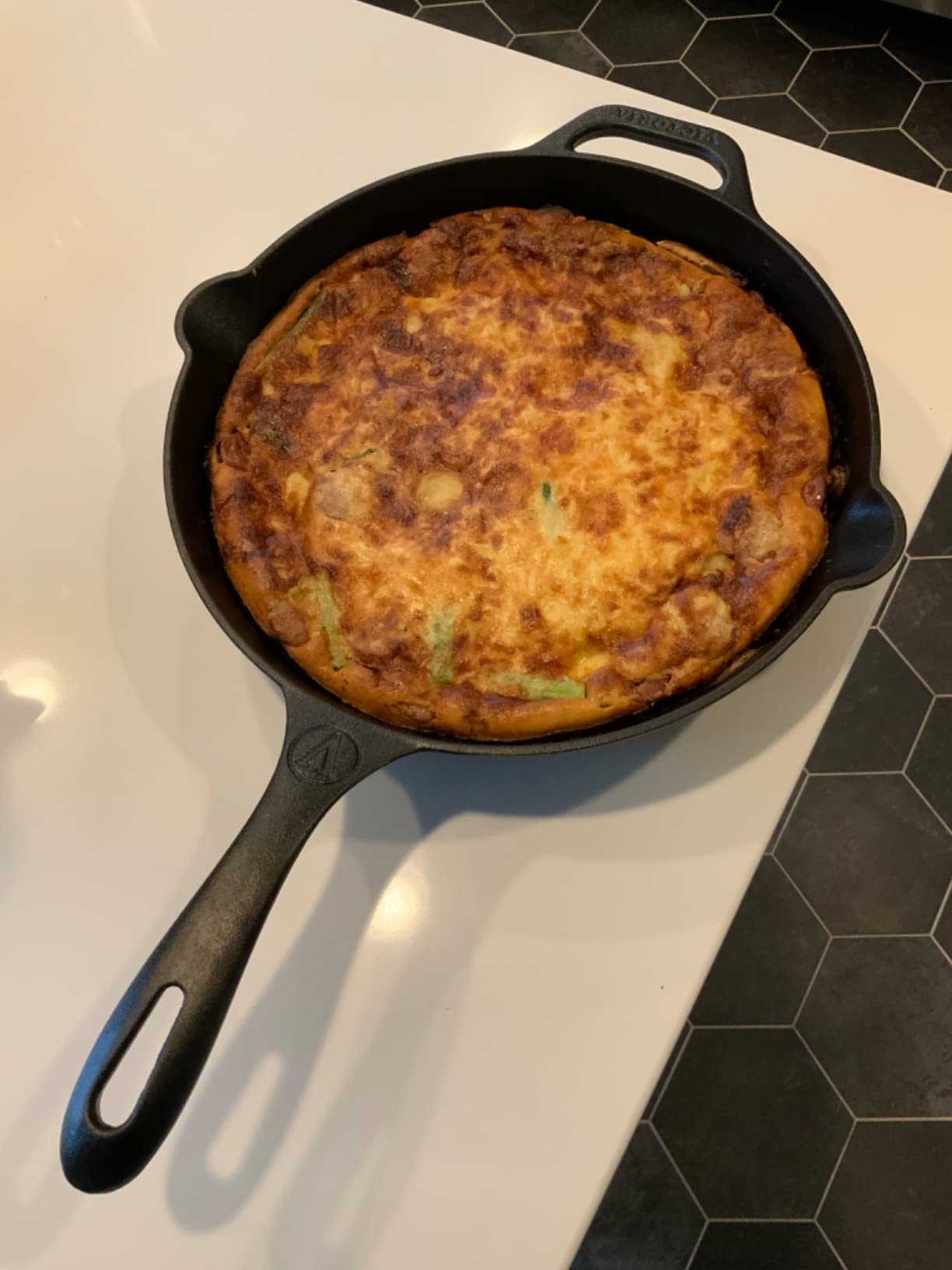 Victoria 12-Inch Cast Iron Skillet, Pre-Seasoned Cast-Iron Frying Pan with Long Handle, Made in Colombia | Pan with Long Handle, Made in Colombia customer photo 1
