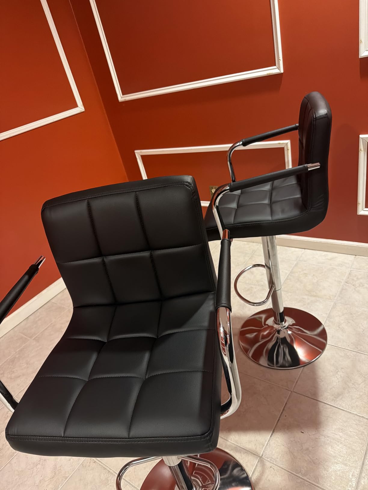 Yaheetech Bar Stools Set of 2, Swivel with Backs, Adjustable Height, Black customer photo 2