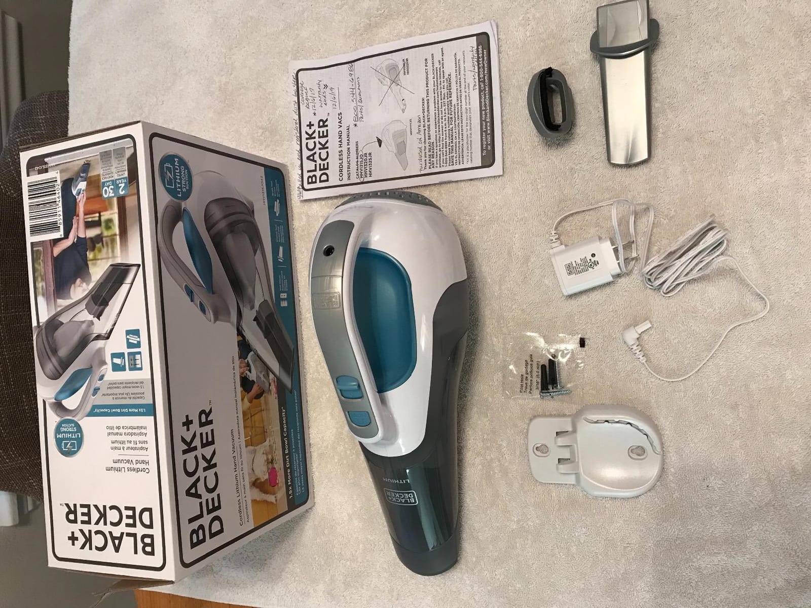 BLACK+DECKER dustbuster Cordless Handheld Vacuum, Portable Vacuum for Car and Home Rechargeable, Powerful Suction, Wide Mouth (HHVI315JO42) customer photo 1