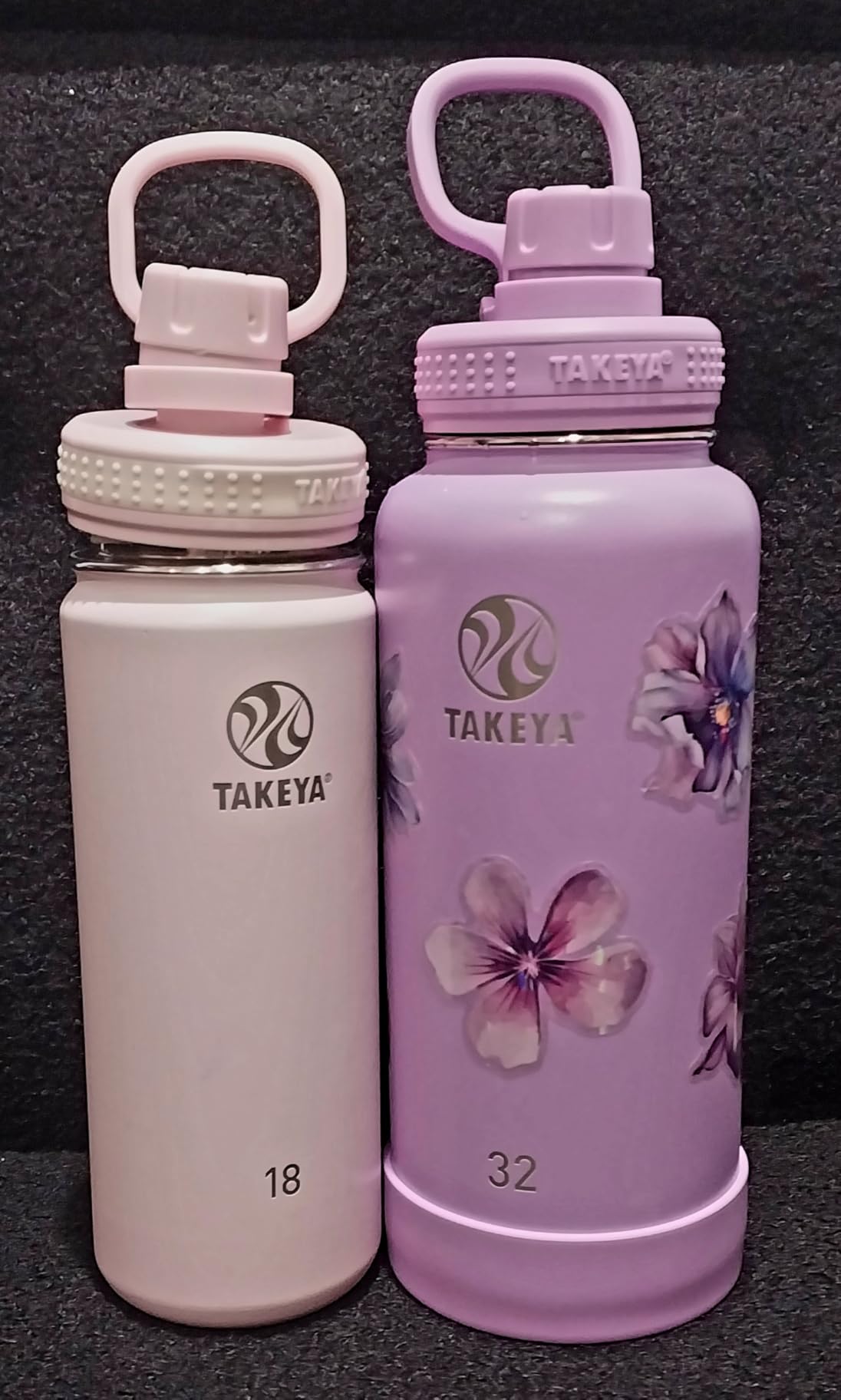 Takeya Actives Stainless Steel Water Bottle, Insulated Spout Lid, Keeps Drinks Cold 24 Hrs, Leakproof, Durable, Dishwasher Safe, Ideal for Gym, Travel, Fits Most Cup Holders, 24 oz/Onyx customer photo 1