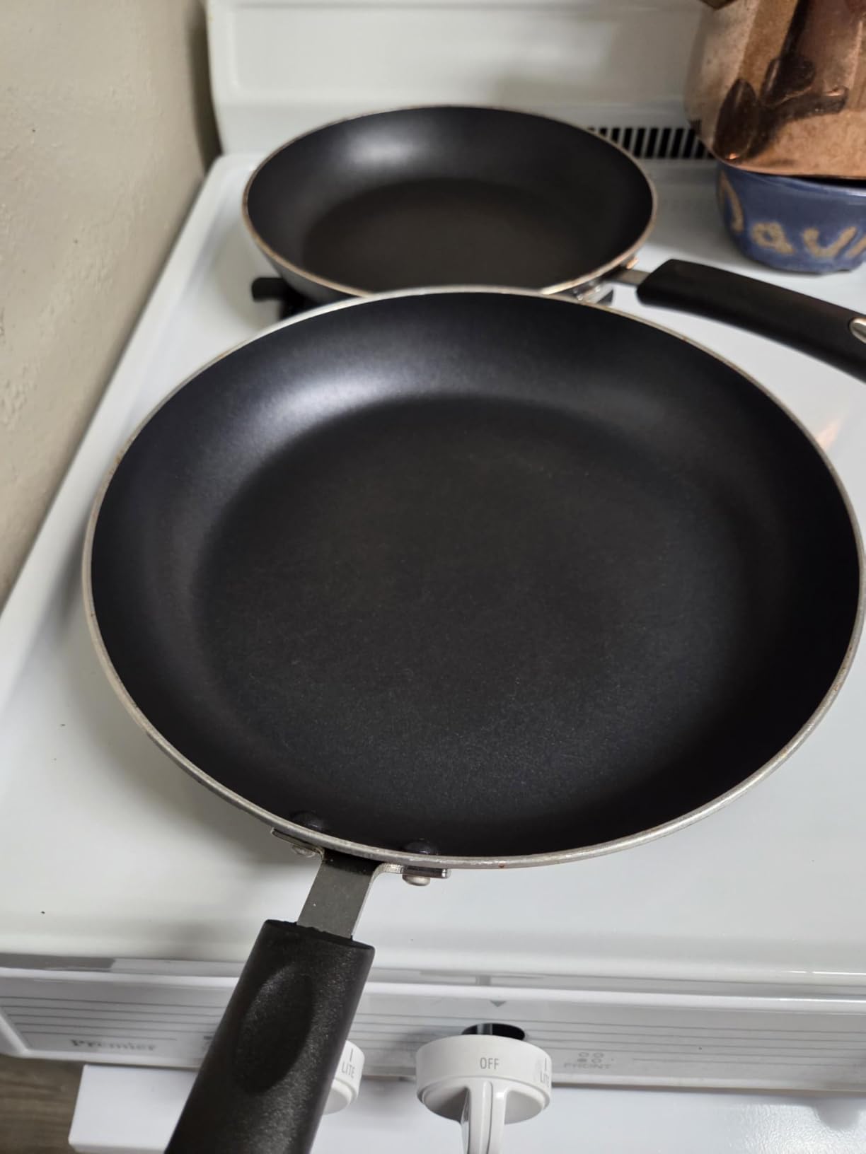 Utopia Kitchen Nonstick Frying Pan Set 3 Piece 8 9.5 11 Inch PFOA Free Grey customer photo 2