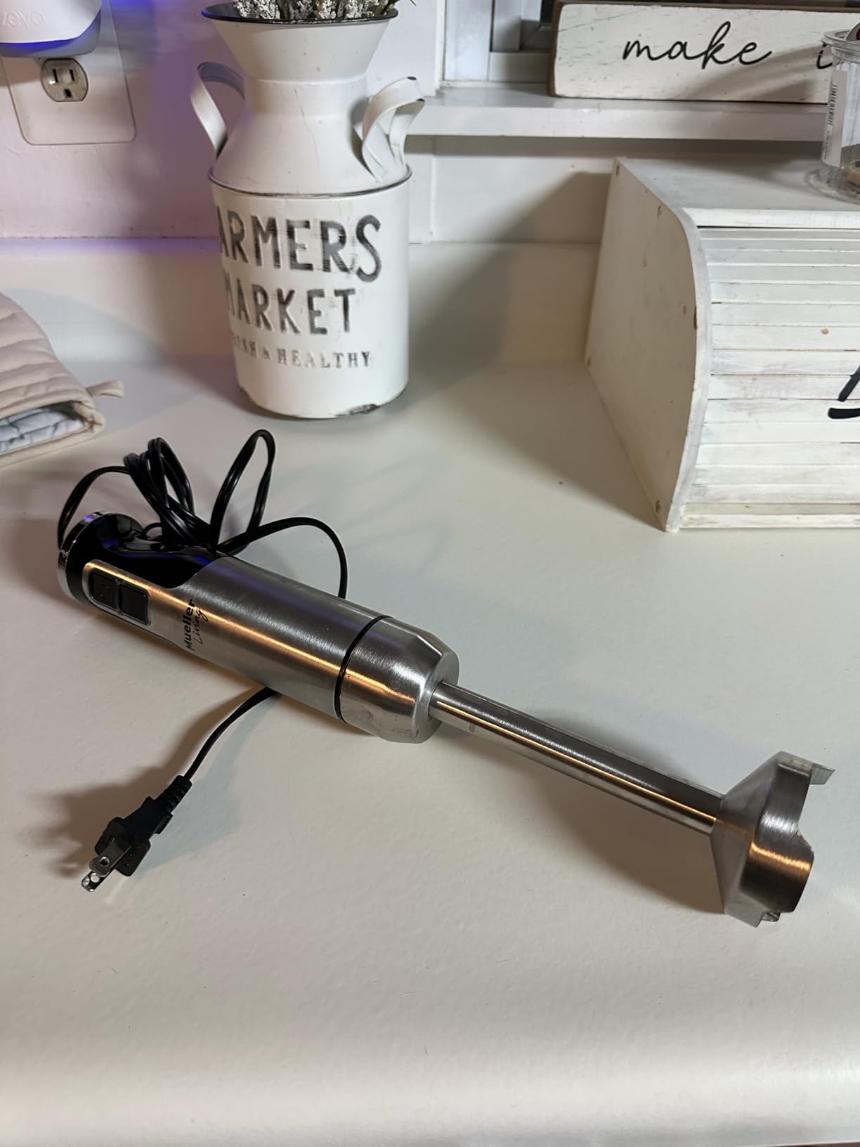MuellerLiving Ultra-Stick Immersion Hand Blender, 500W Heavy Duty Motor, 8-Speed Turbo Setting, Includes Blending Shaft, Whisk, Milk Frother & Measuring Beaker | 500W Heavy Duty Motor | 8-Speed Turbo Setting | Includes Blending Shaft, Whisk, Milk Frother & Measuring Beaker customer photo 1