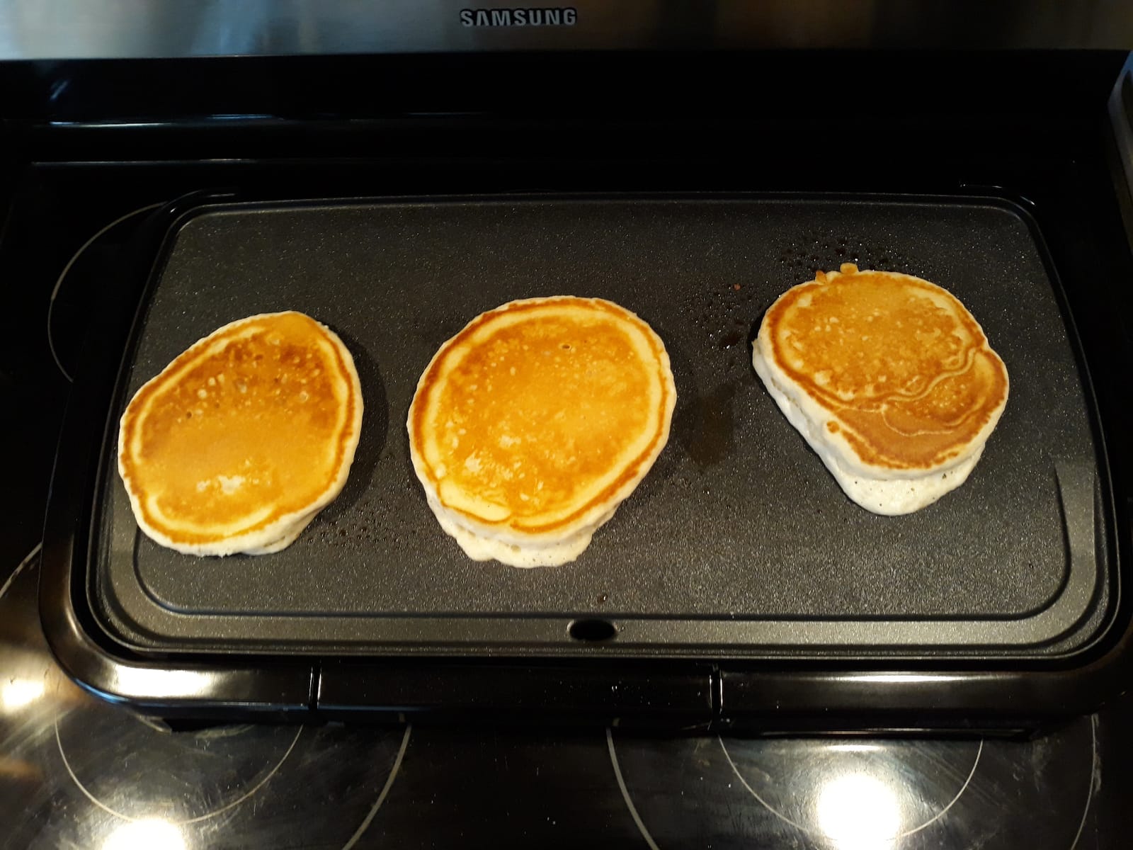 BLACK+DECKER 8-Serving Electric Griddle with Warming Tray customer photo 1
