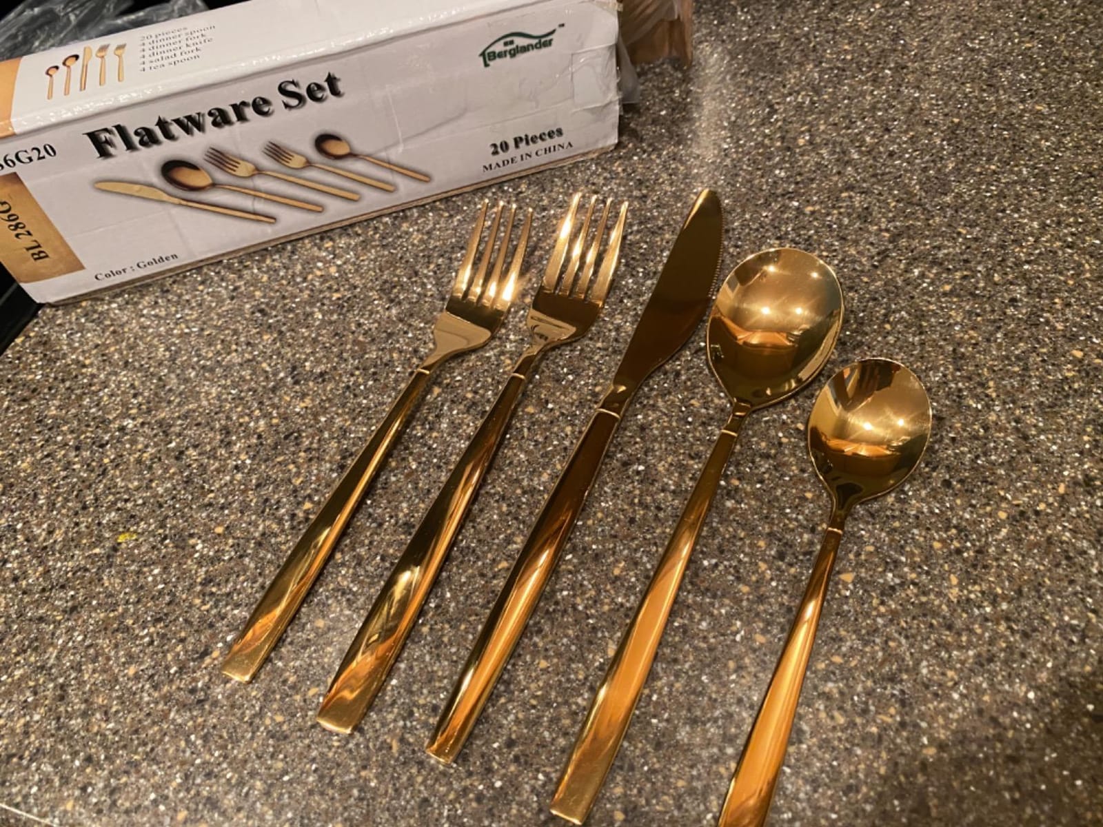 Berglander 20 Piece Titanium Gold Plated Stainless Steel Flatware Set, 20 Pieces Golden Silverware Set, Golden Cutlery Set, Service for 4 (shiny Gold) customer photo 1